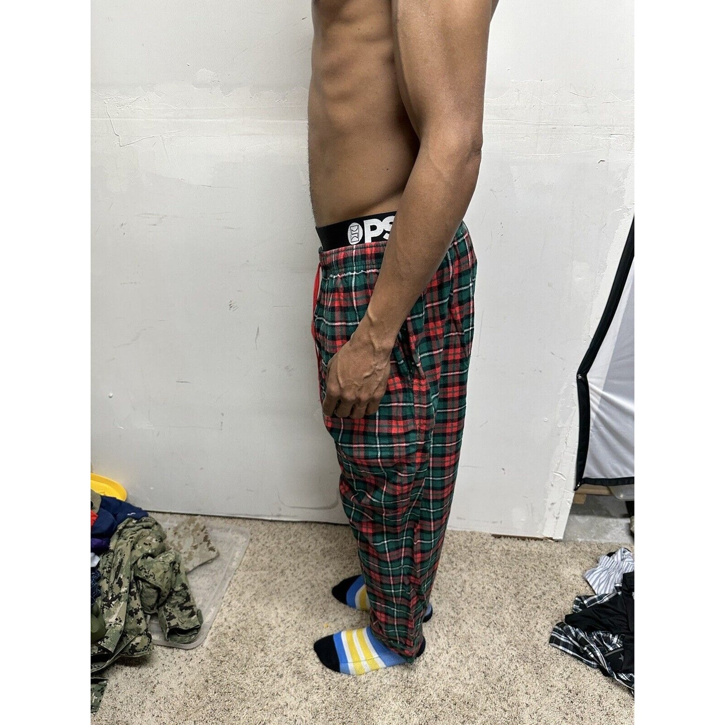 Men’s Red And Green Plaid Pajamgram Large Lounge Pants Pajamas