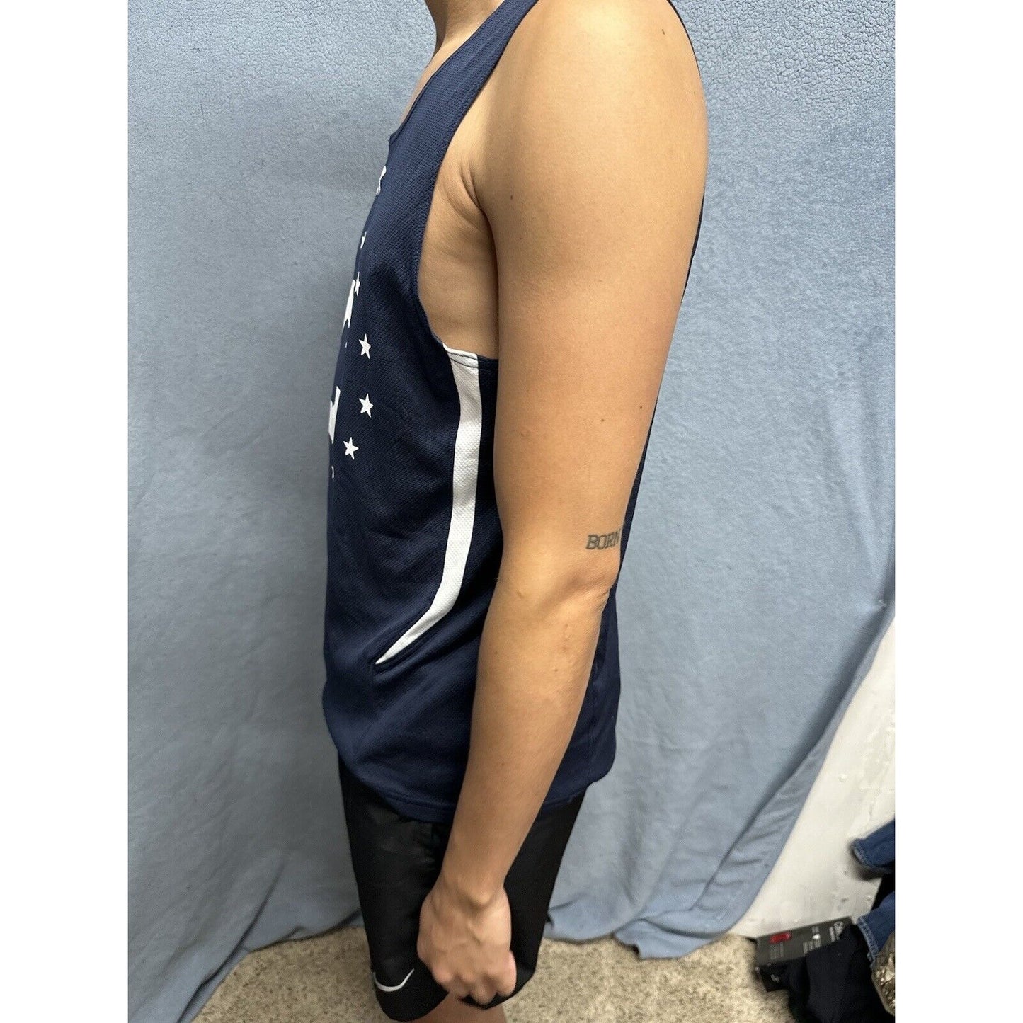 Men’s Blue Under Armour Muscle Shirt Tank Top Shirt Large