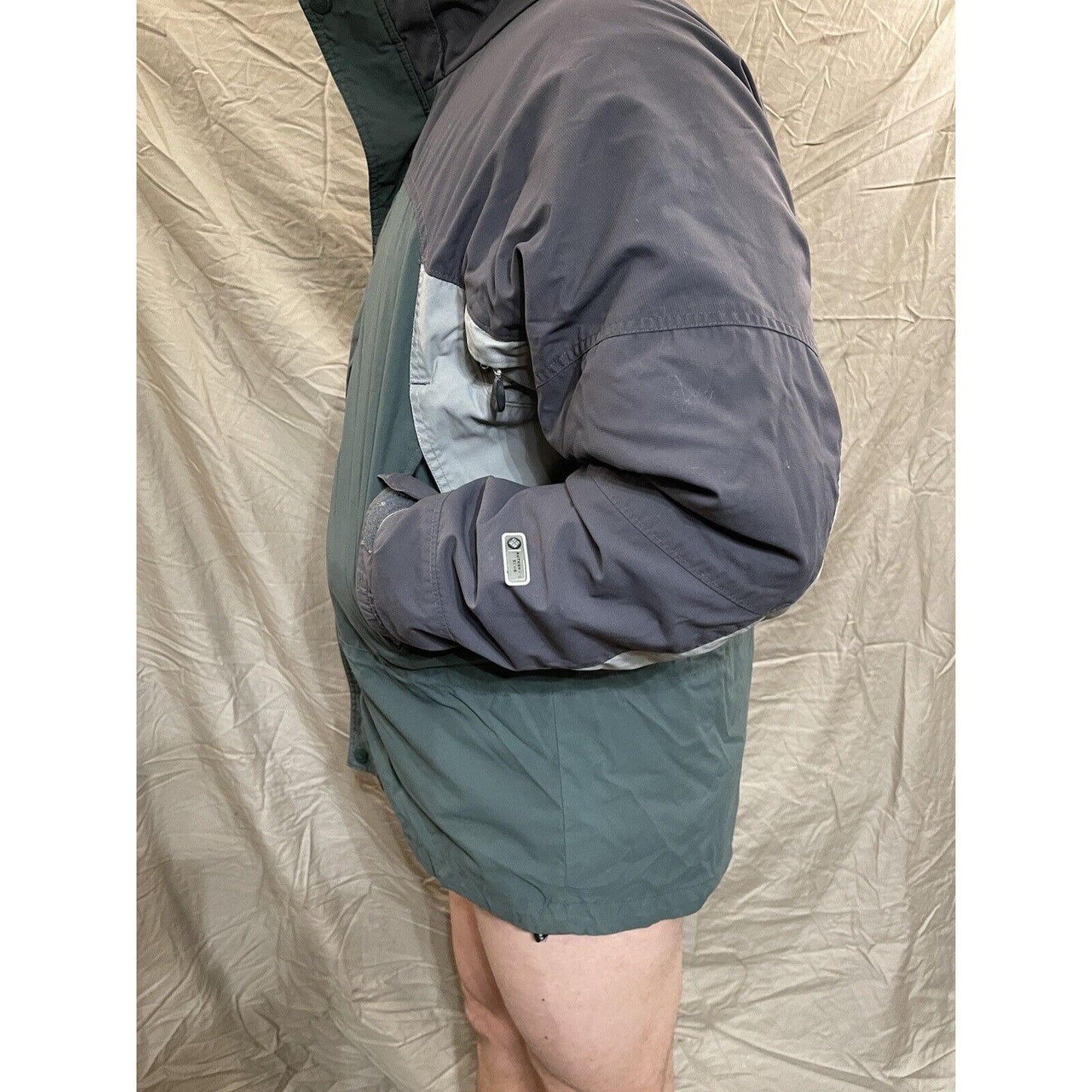 Men's Columbia Core Interchange Large green and gray Snow Jacket Zip And Buttons