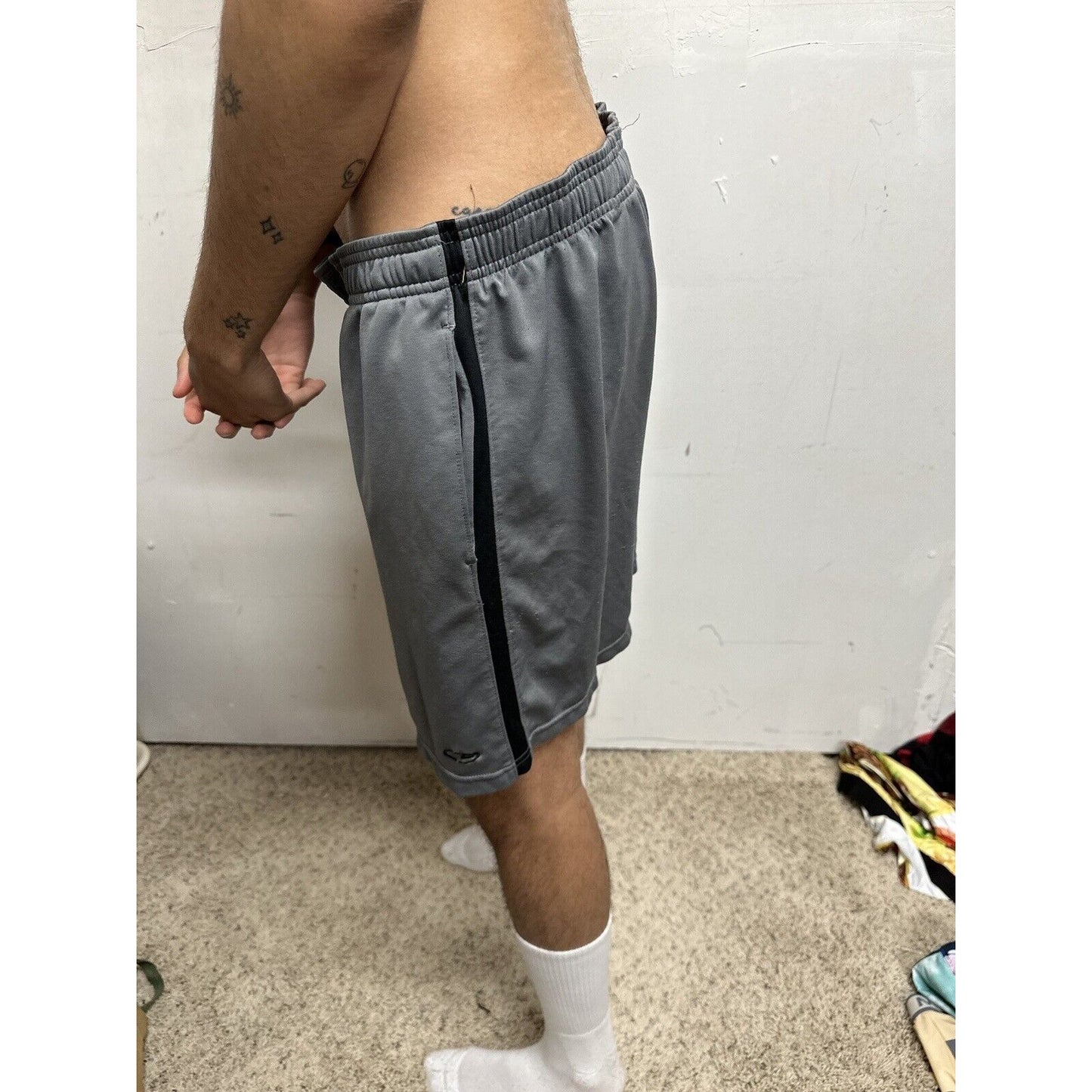 Men’s Large Gray Champion Athletic Shorts