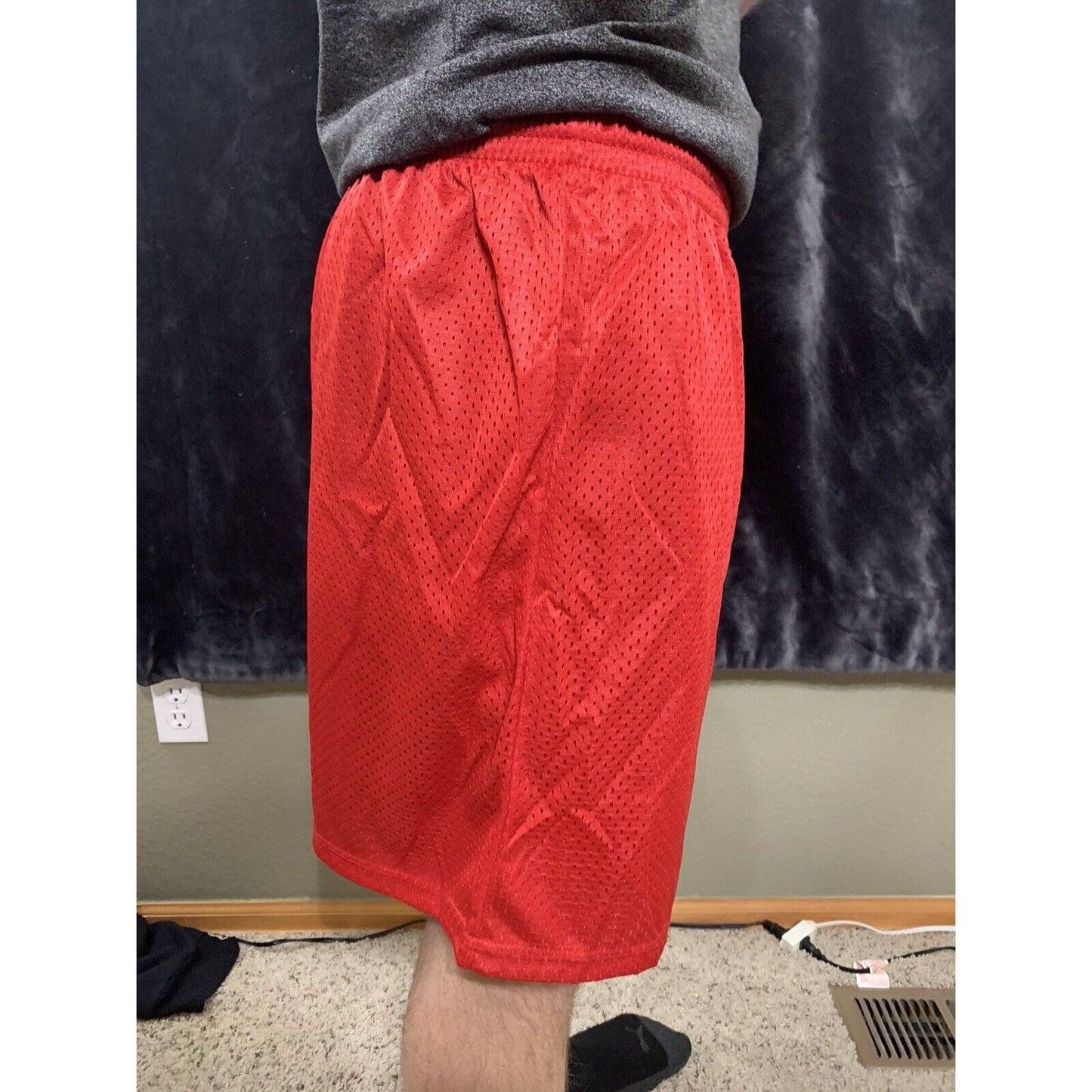 AI Sport Red Mesh Workout Basketball Shorts Men’s XL