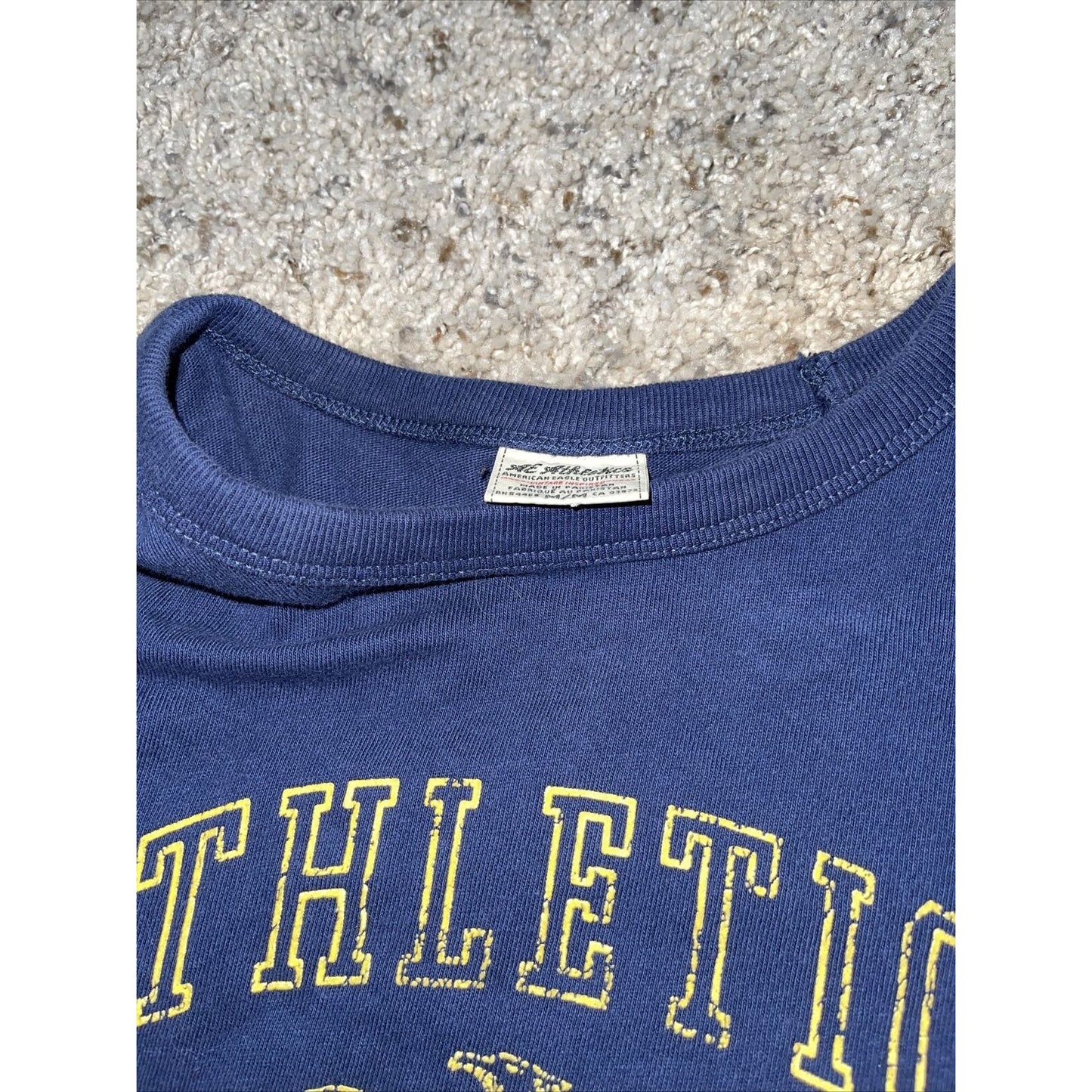 Men’s AE Athletics Navy Blue T Shirt medium