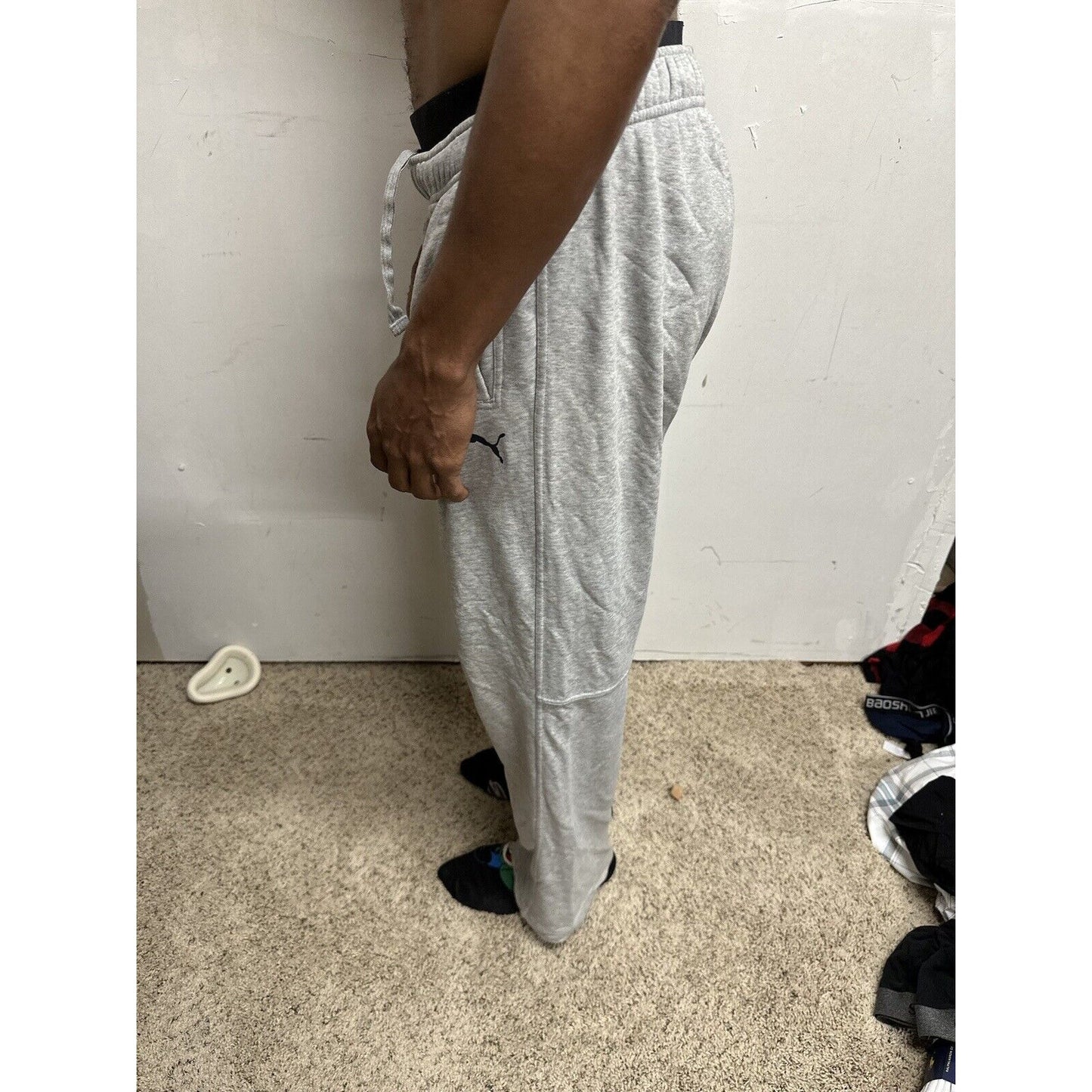 Men’s Medium Gray Puma Sweat Pants With Pockets