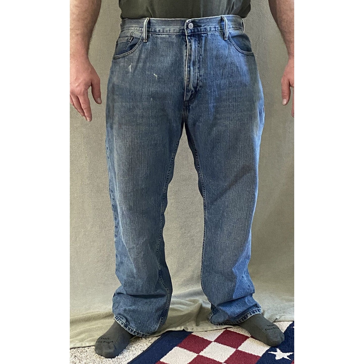 LEVIS 559 Men’s size 42x30 Relaxed Straight Blue Medium-wash Cotton Denim Jeans