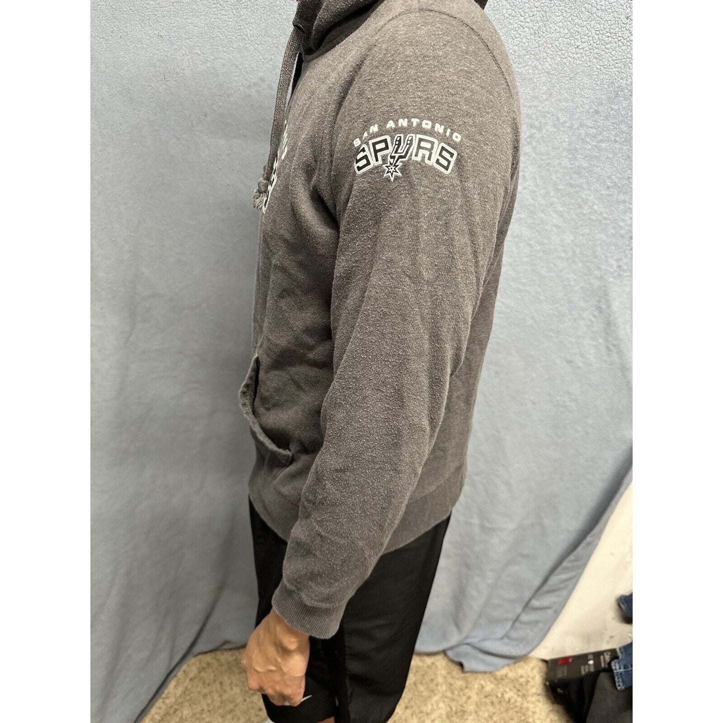 Men’s Large Gray NBA Store Pullover Hoodie San Antonio Spurs Garcia #5