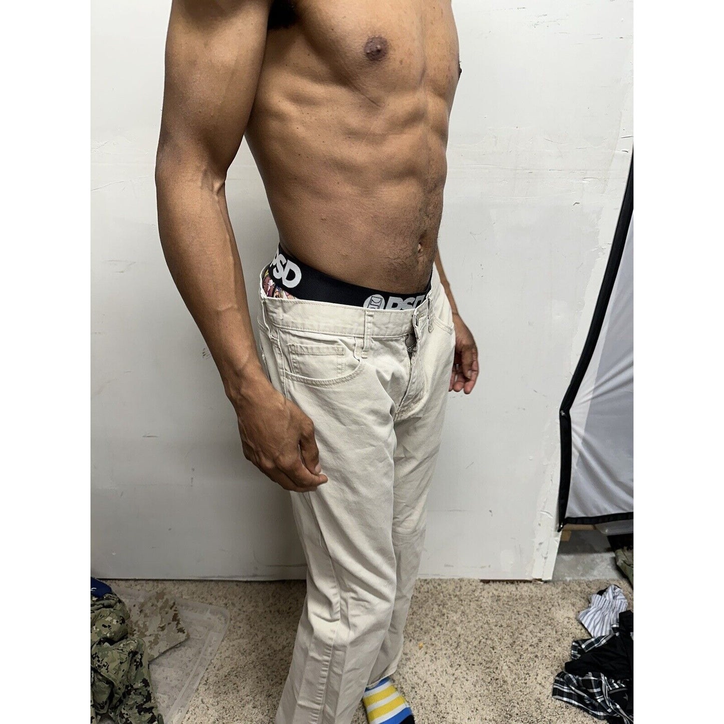 Men’s Cream / Beige Old Navy Pants 33 X 34