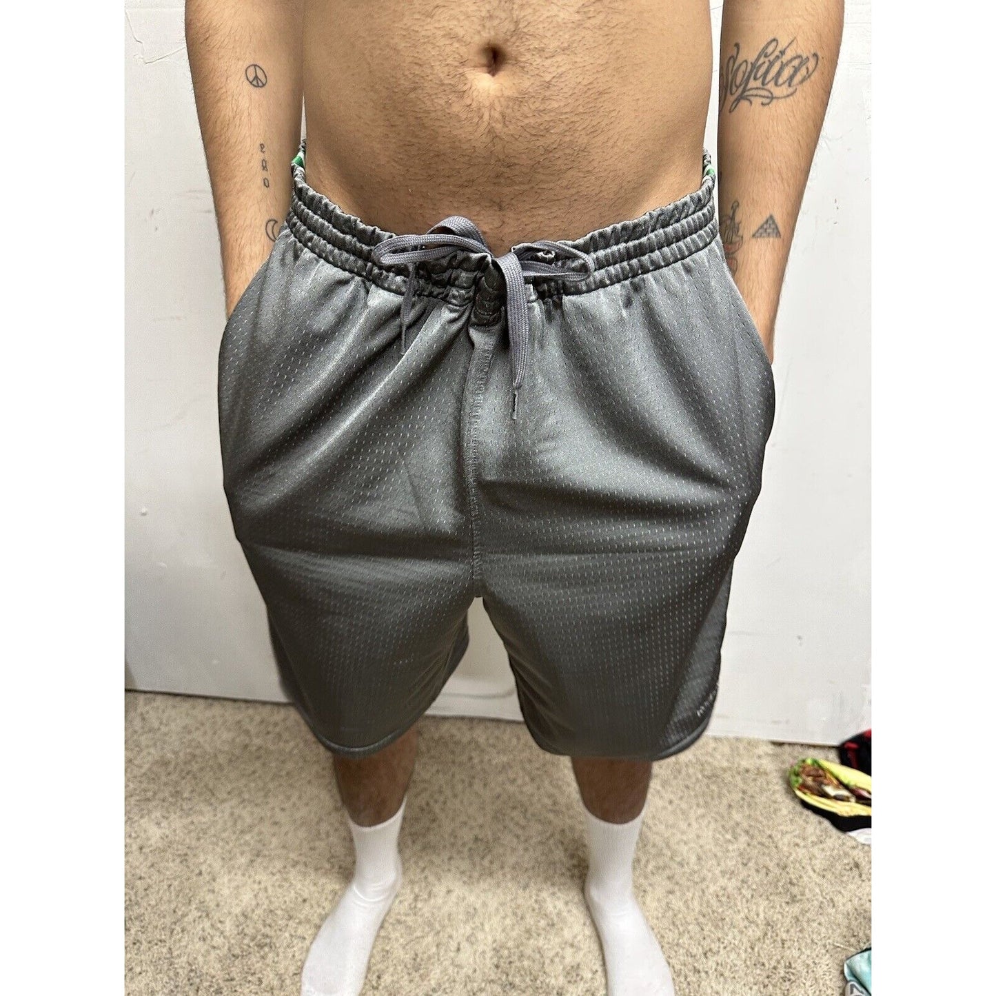 Men’s Gray Reebok XL Basketball Shorts