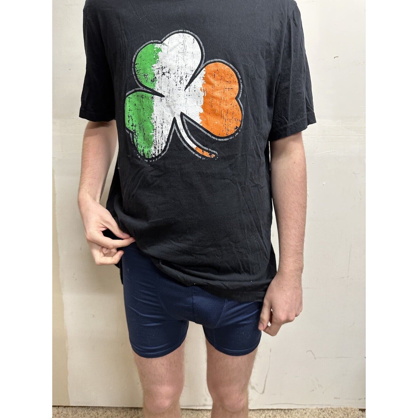 men’s black canvas XL tshirt shea’s irish pub brandon Missouri