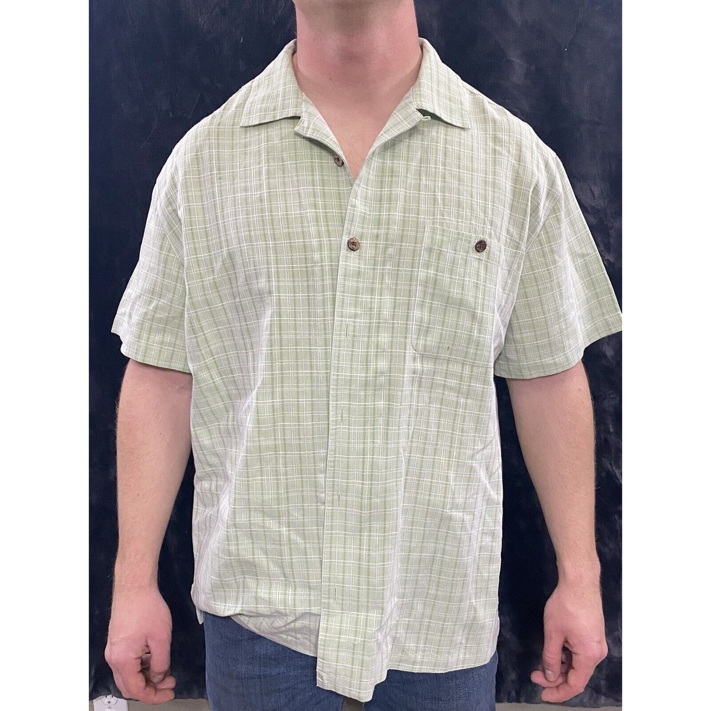 Island Shores Light Green Checkered Men’s XL Button-down Short Sleeves