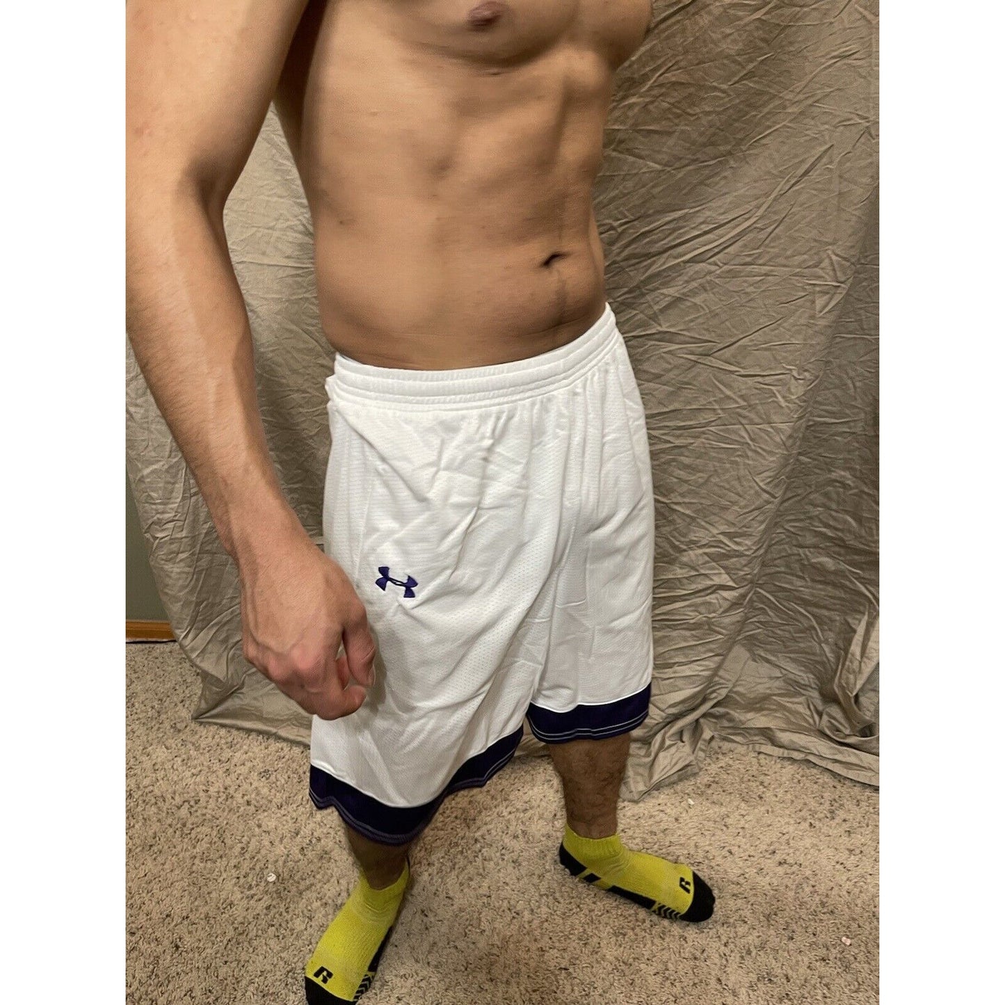 Boy's under armour Youth XL white and purple basketball style shorts no pockets