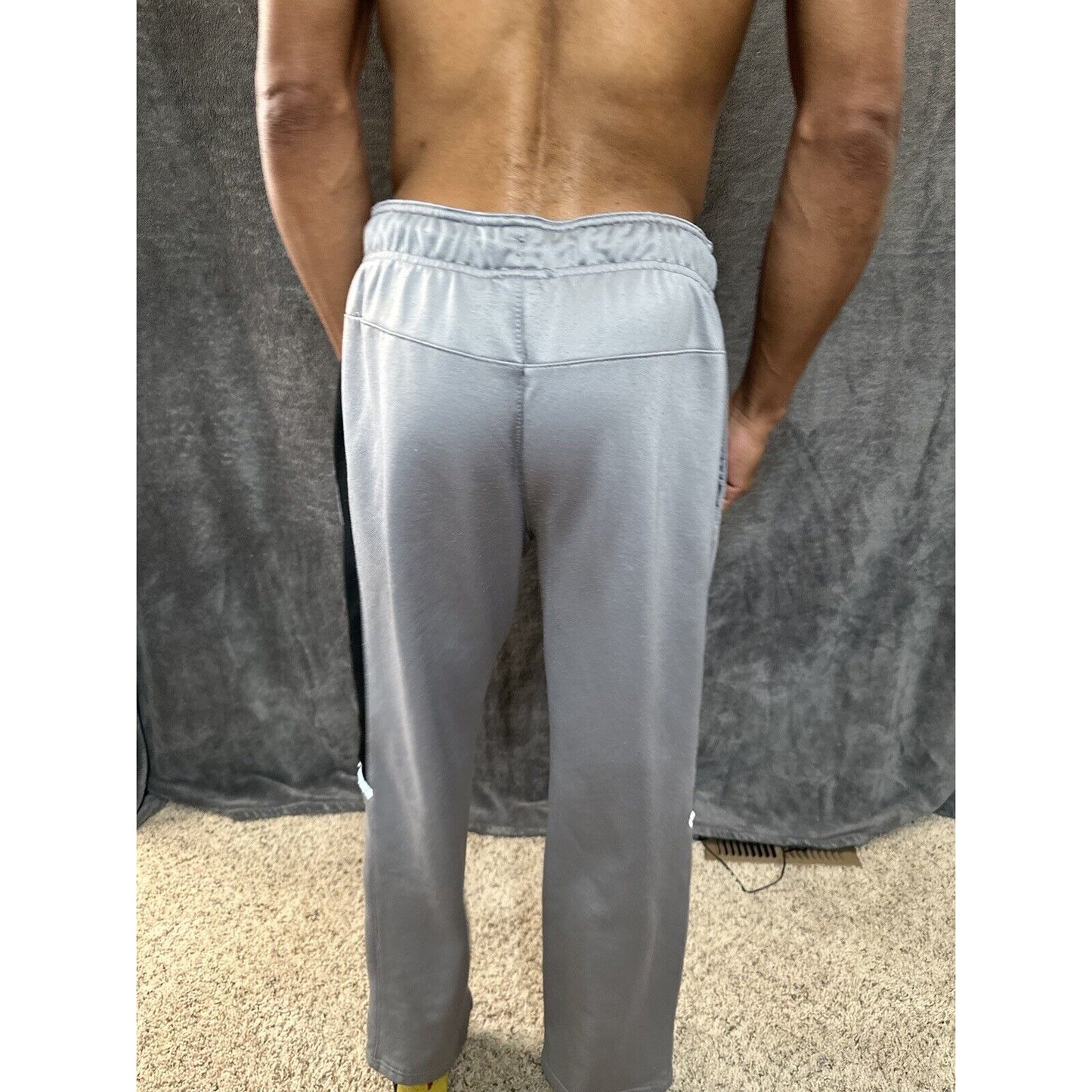 Men’s Gray Everlast Medium Sweatpants With Pockets