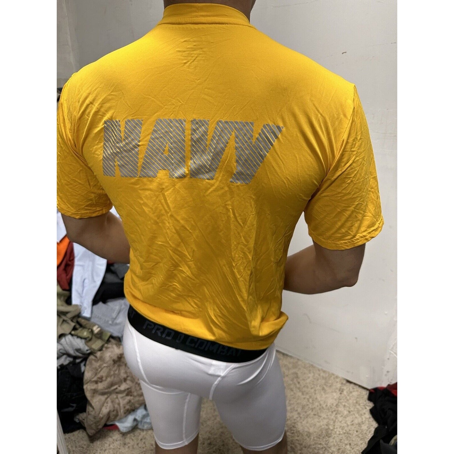 Men’s US Navy Yellow Physical Fitness pT Short sleeve Shirt Size Small Lycra