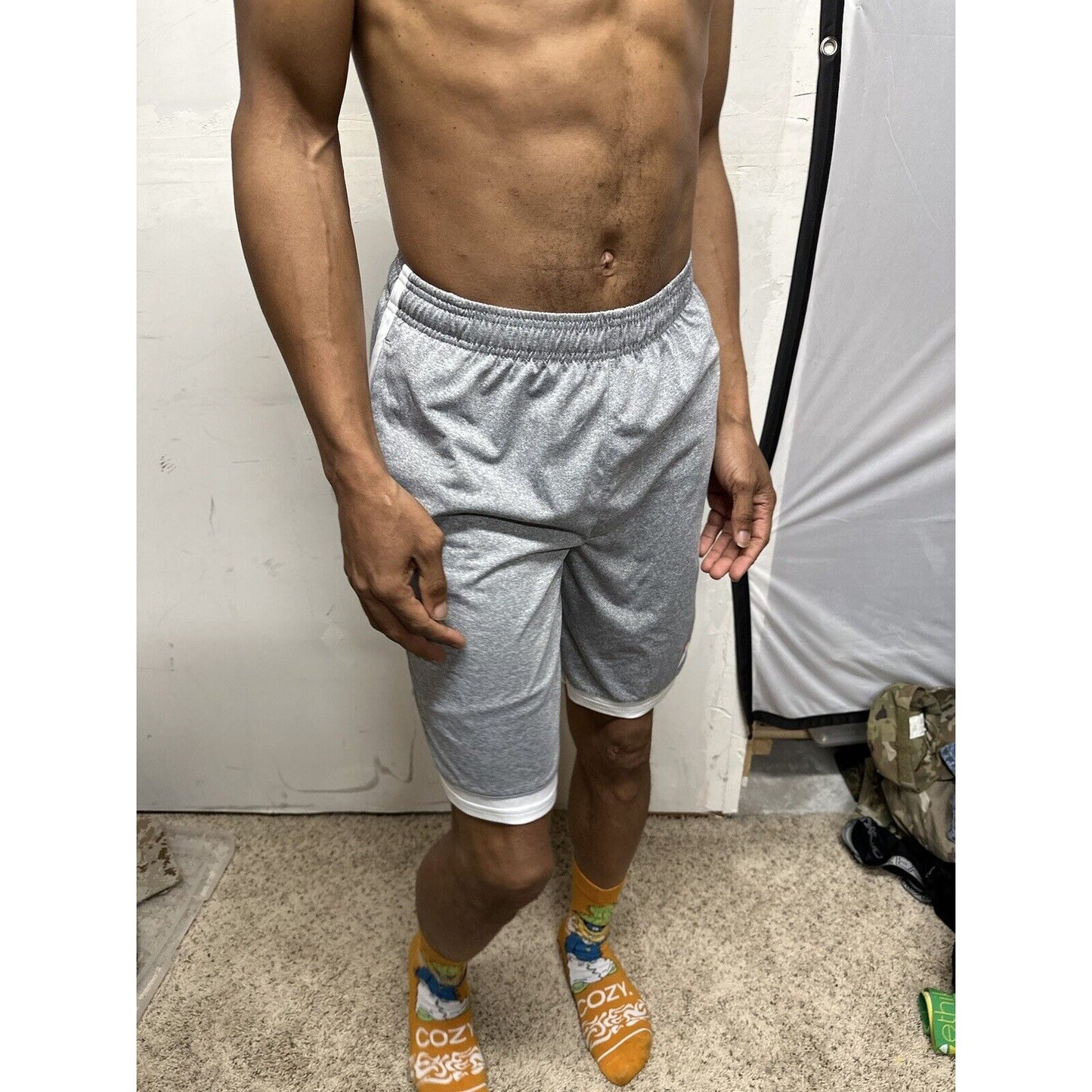 teen boy’s Fila xL Gray Athletic Shorts (18-20)