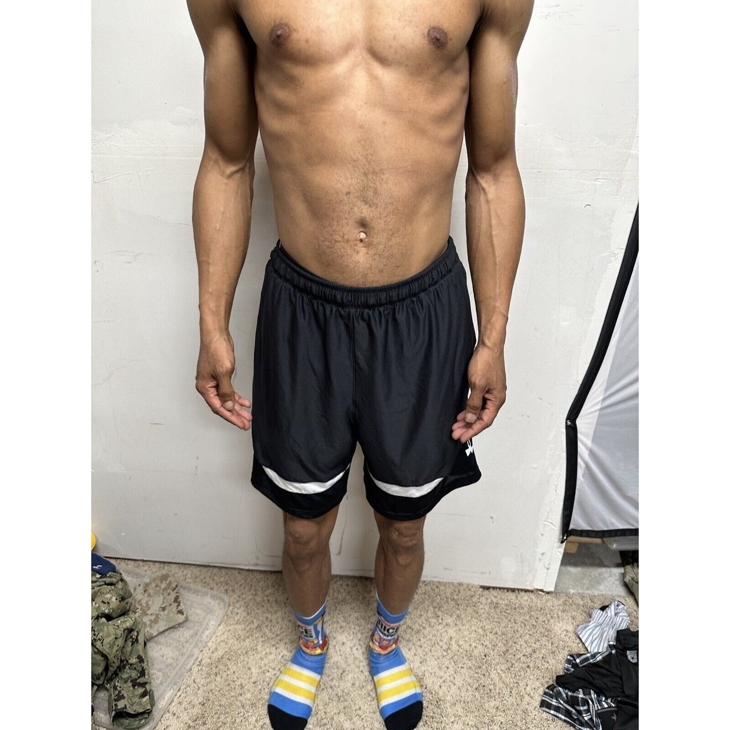 Men’s Under Armour Black Large Shorts Athletic With Pockets