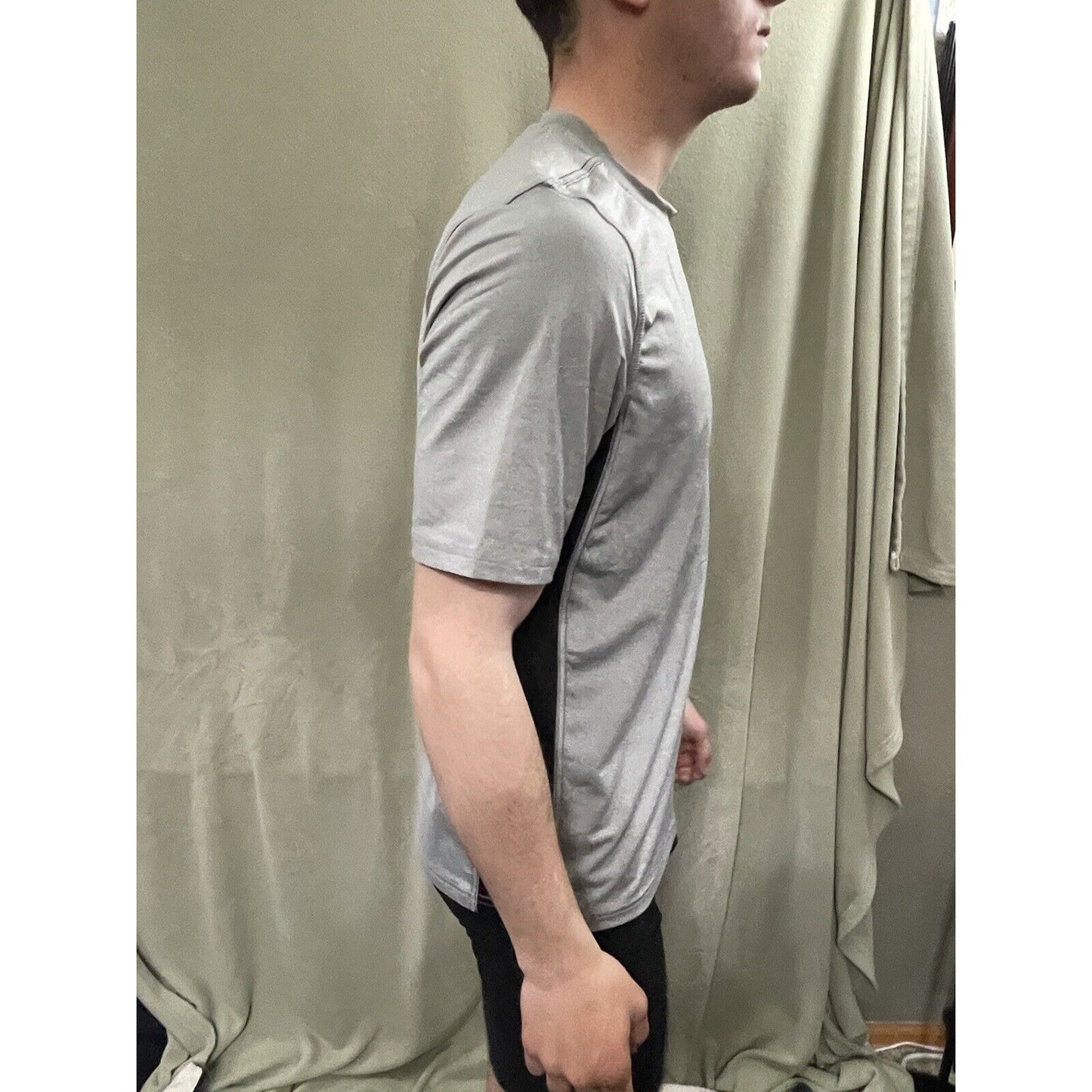 Champion Brand Medium Power Flex Power Train Athletic Casual Short Sleeve Gray
