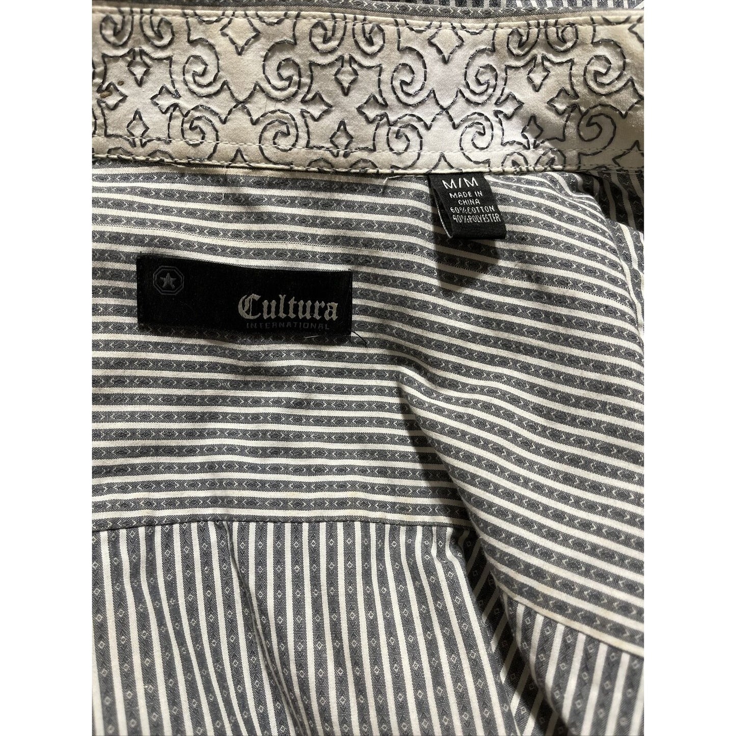 Men’s Cultura International medium Gray striped long sleeve Button up shirt