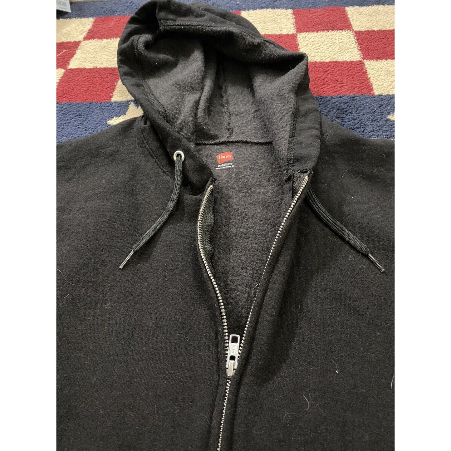 Hanes Men’ s Black Zip-up Hoodie Medium
