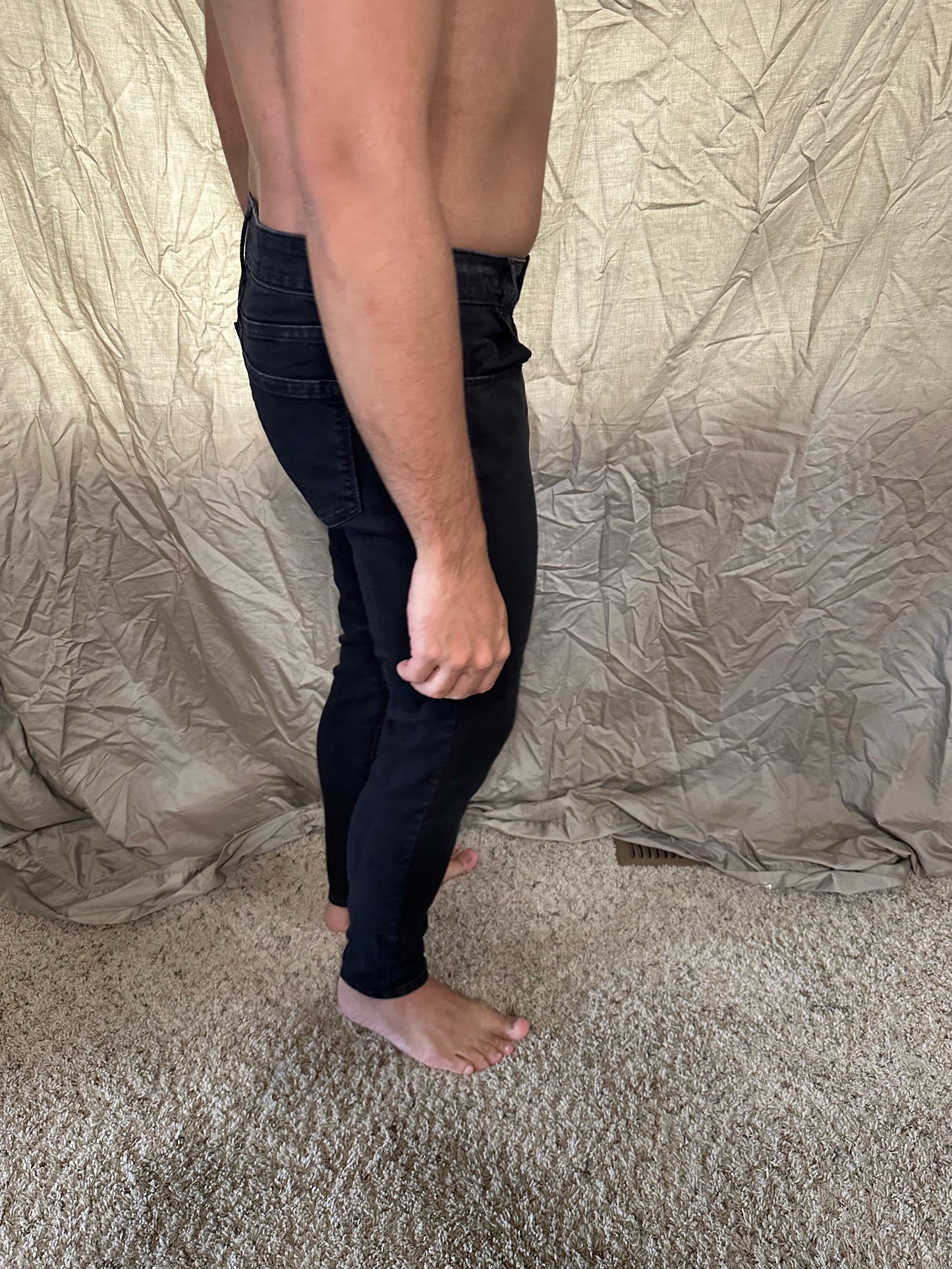 Women’s black super skinny size 8 mid-rise old navy jeans