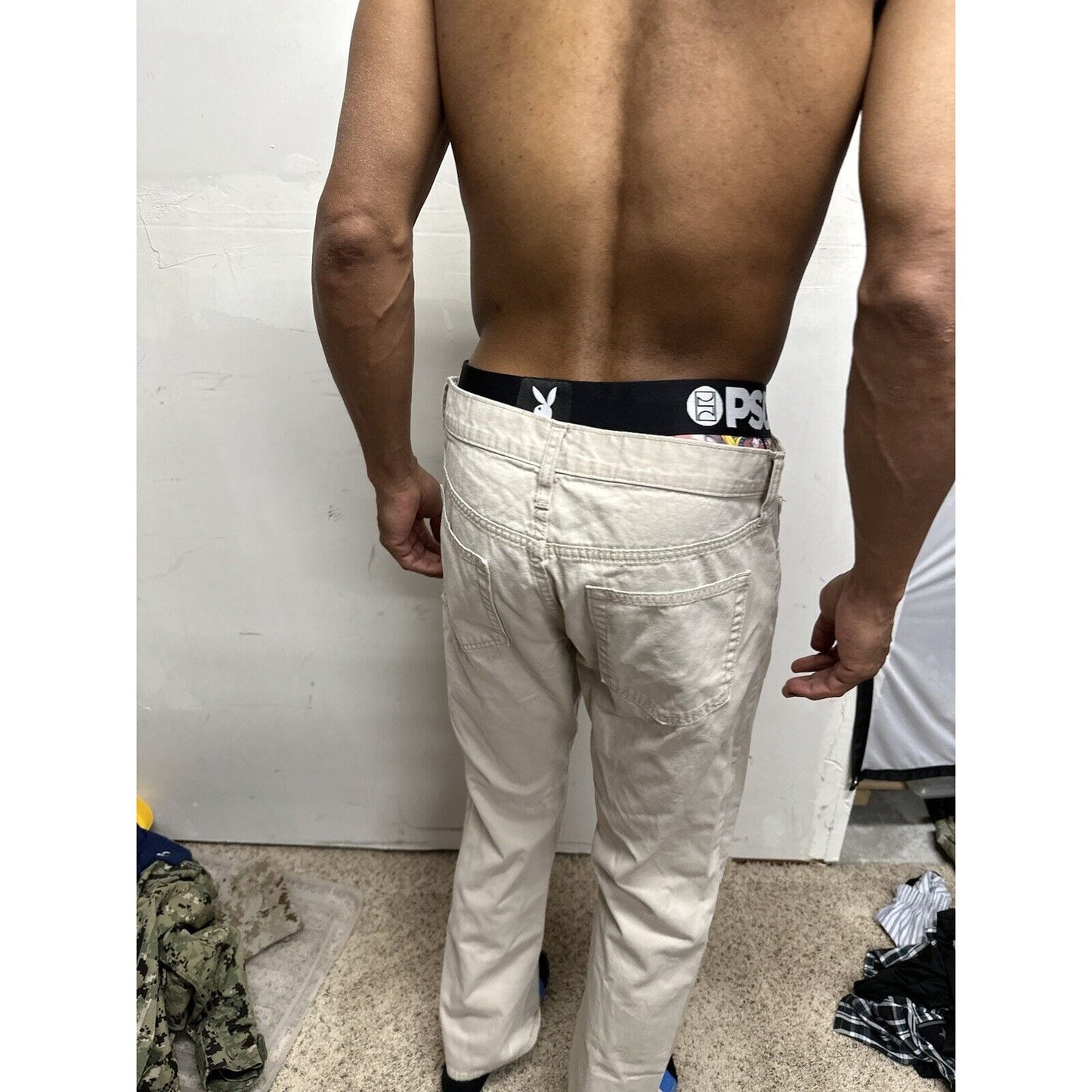 Men’s Cream / Beige Old Navy Pants 33 X 34