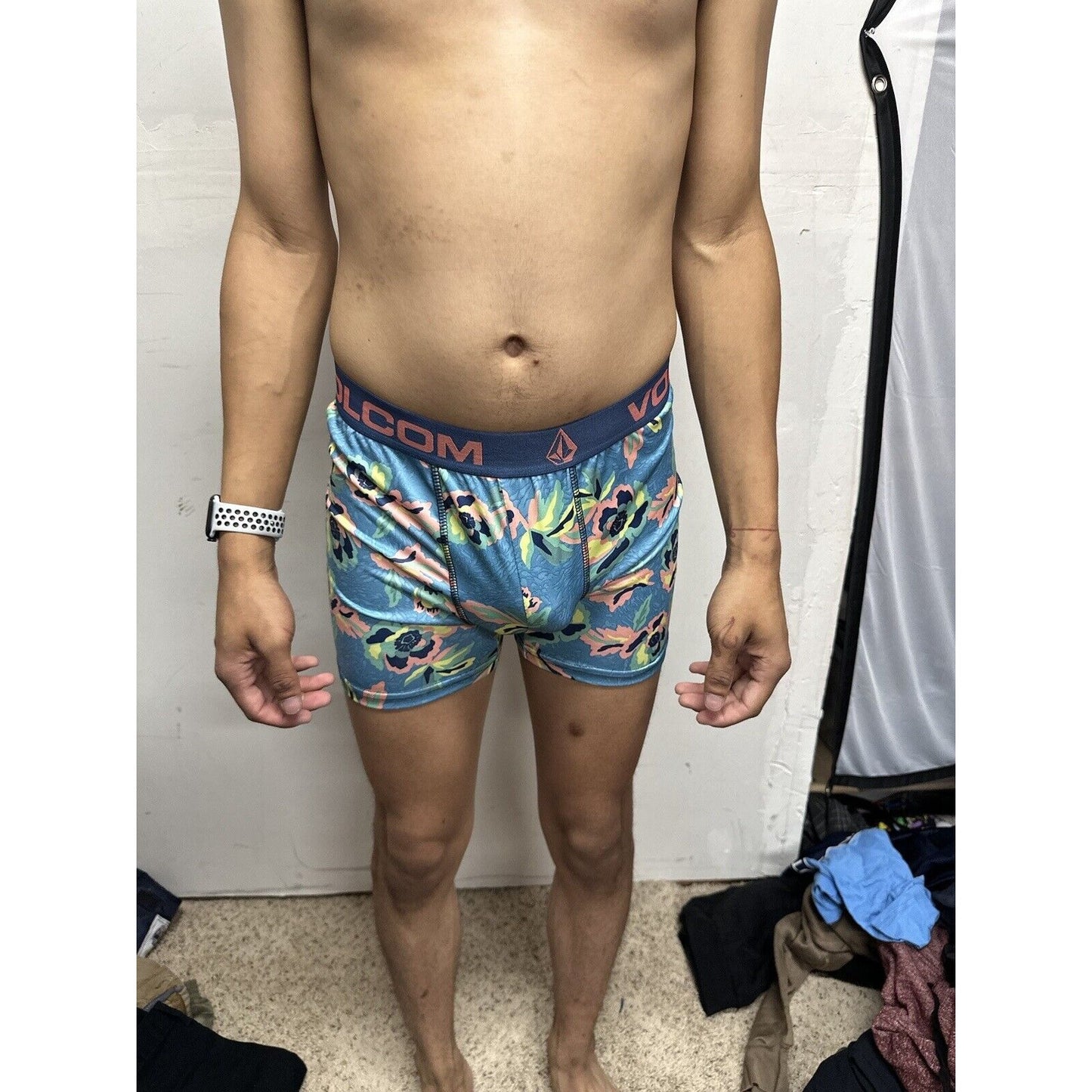 Men’s Small Volcom Floral Boxer Briefs 10% Spandex