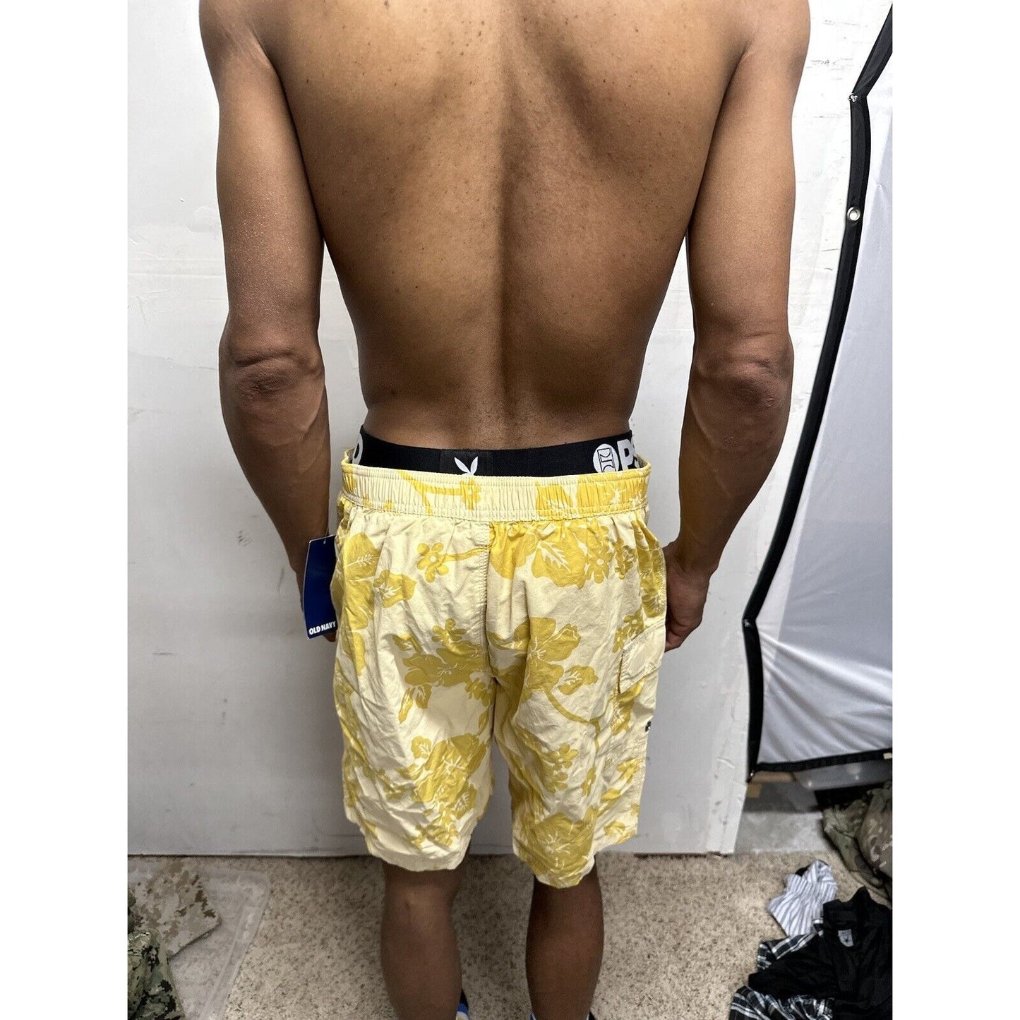 Men’s Floral Old Navy Medium Bathing Suit Combo Board Shorts Tropical yellow