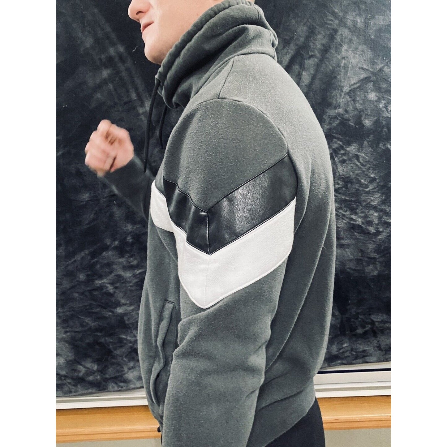 H&M Men’s Medium Stylish Gray Pullover w/ Black and White Faux Leather Band