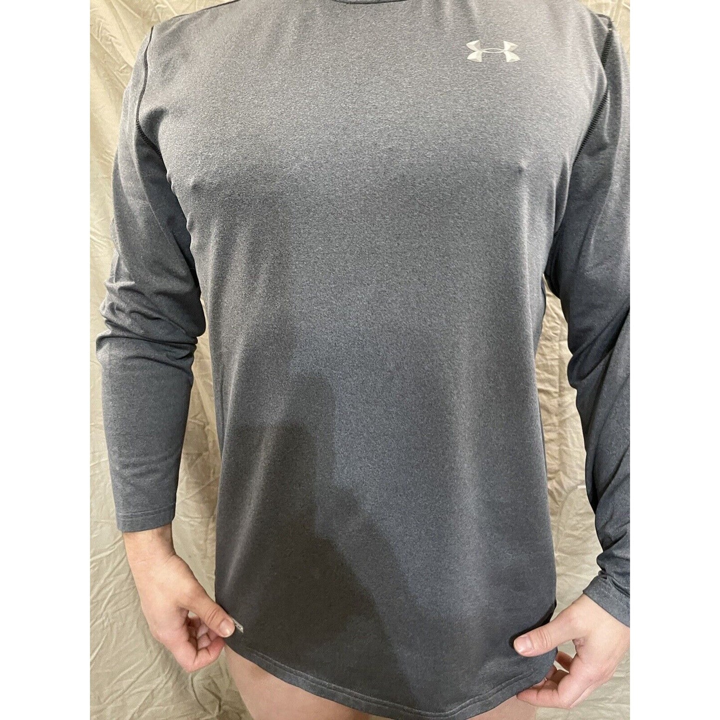 Men's Gray Under Armour 2XL fitted long sleeve pullover shirt