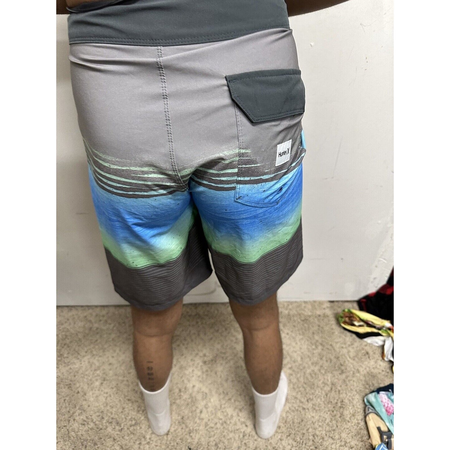 Men’s Hurley Size 34 Board Shorts Swim Trunks Gray Blue Striped