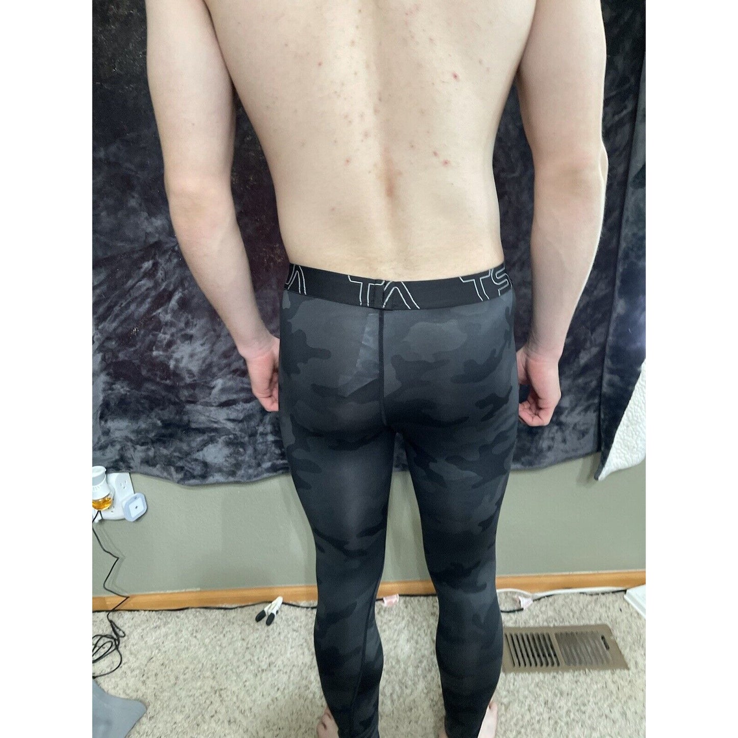 Men’s Medium Dark Gray Camo TSLA Base Layer Compression Pants