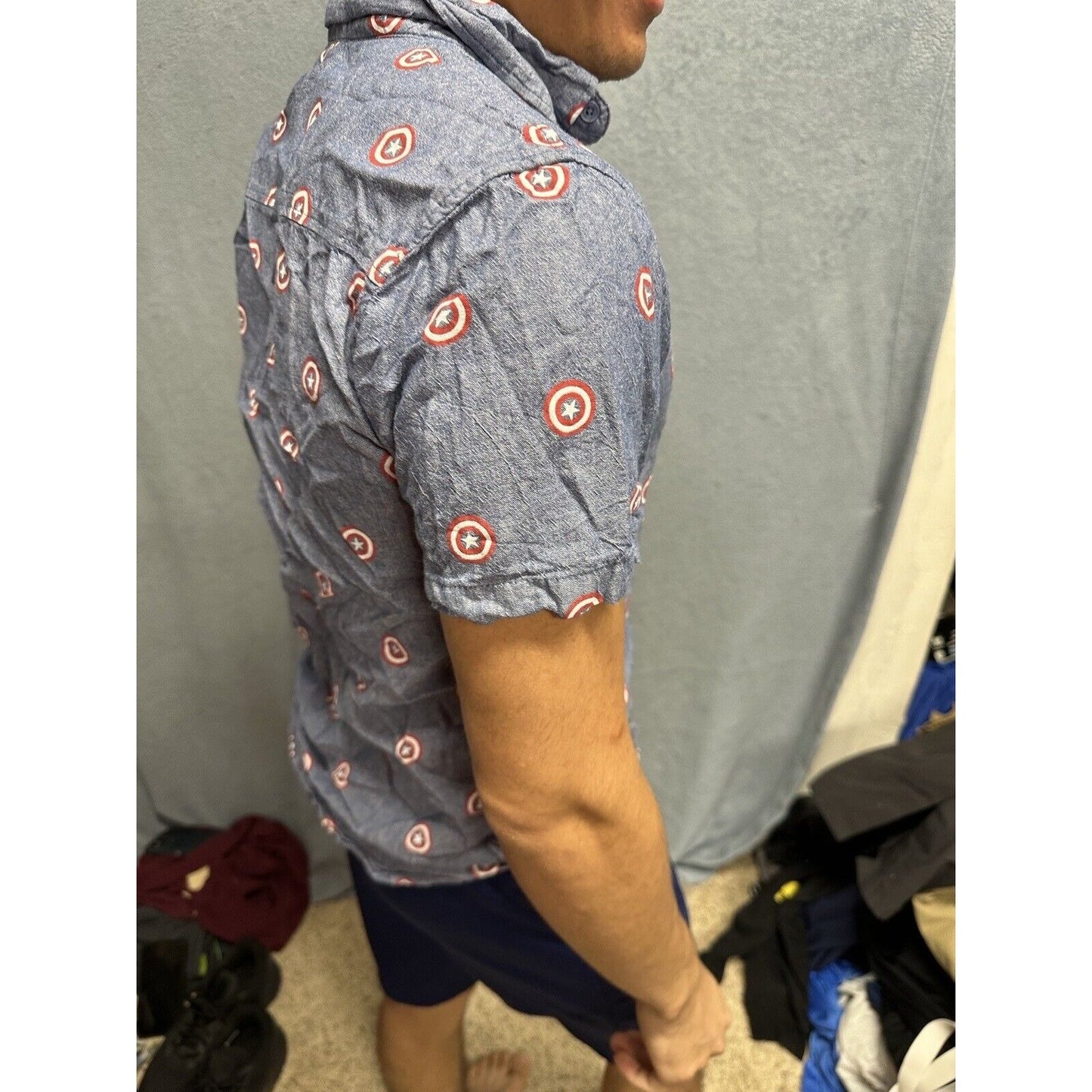 Men’s Button Up Short Sleeve Blue Marvel Small Captain America Shirt