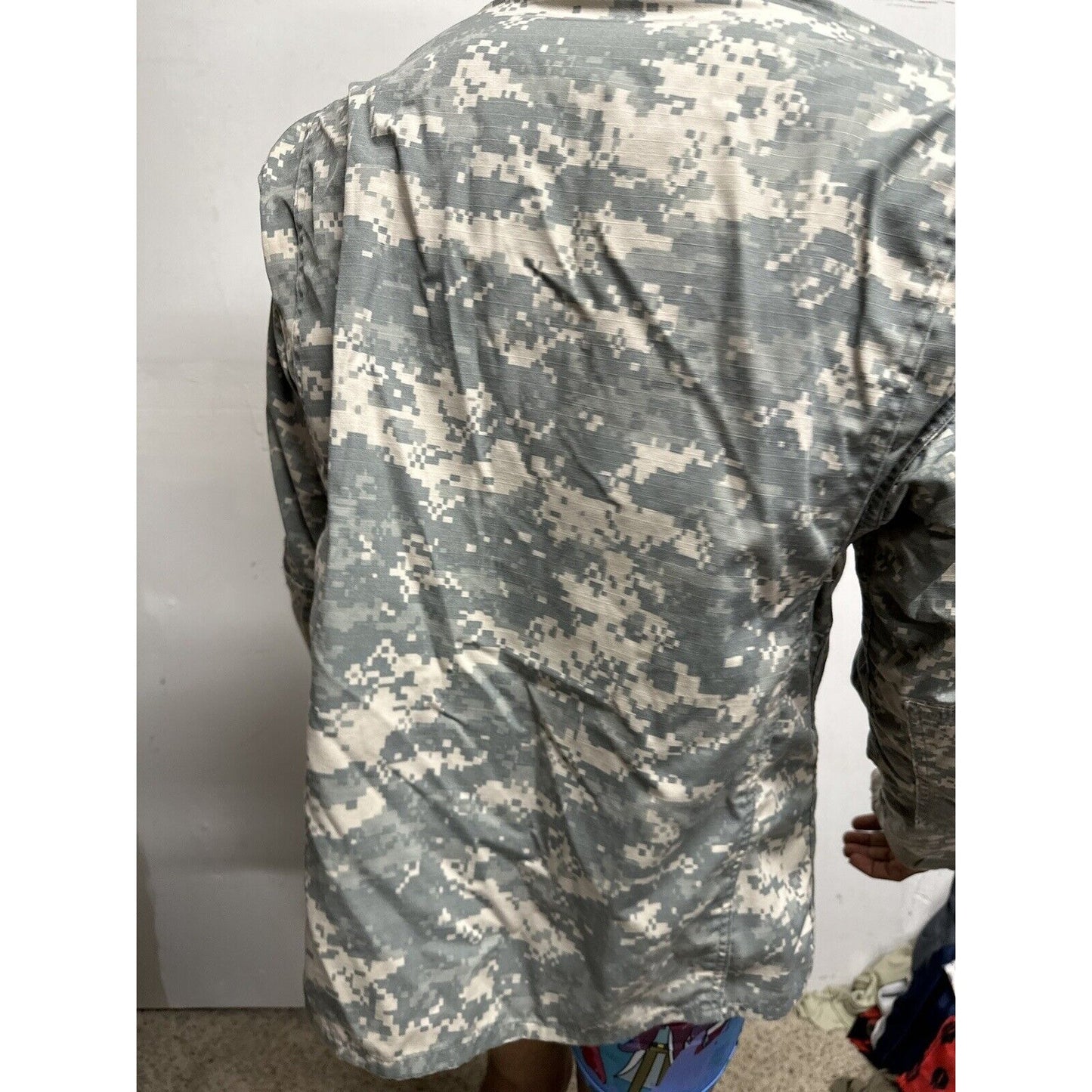Men’s Army Combat Uniform Acu Medium Regular With USA Flag Patch Top Blouse