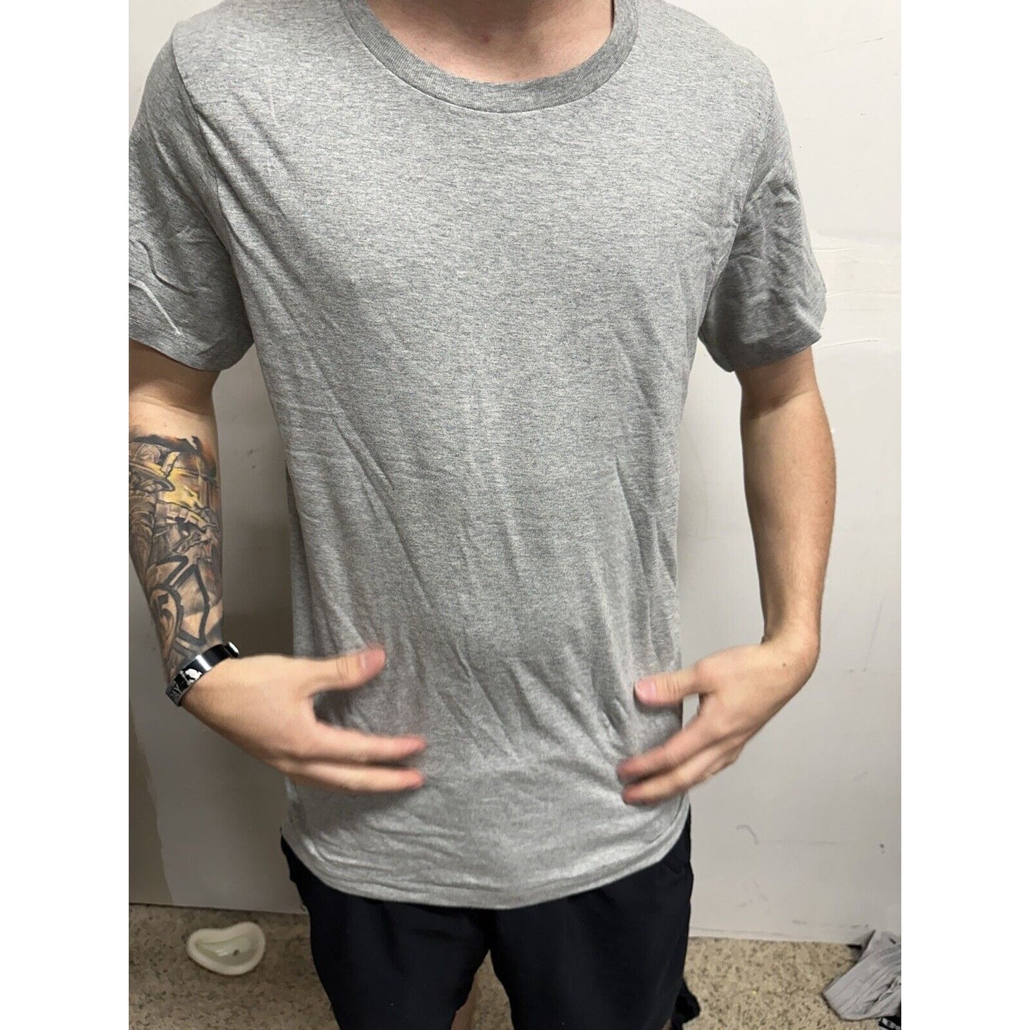 Men’s Gray Small Calvin Klein Classic Fit Tshirt