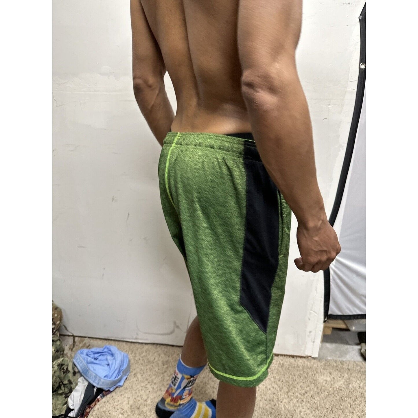 Men’s Green Large Under Armour Athletic Shorts