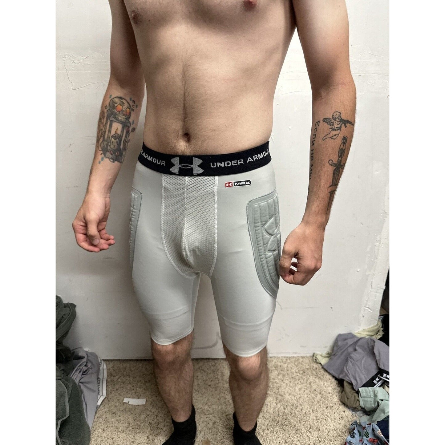 Men’s Under Armour Large Football Padded Girdle White Gray