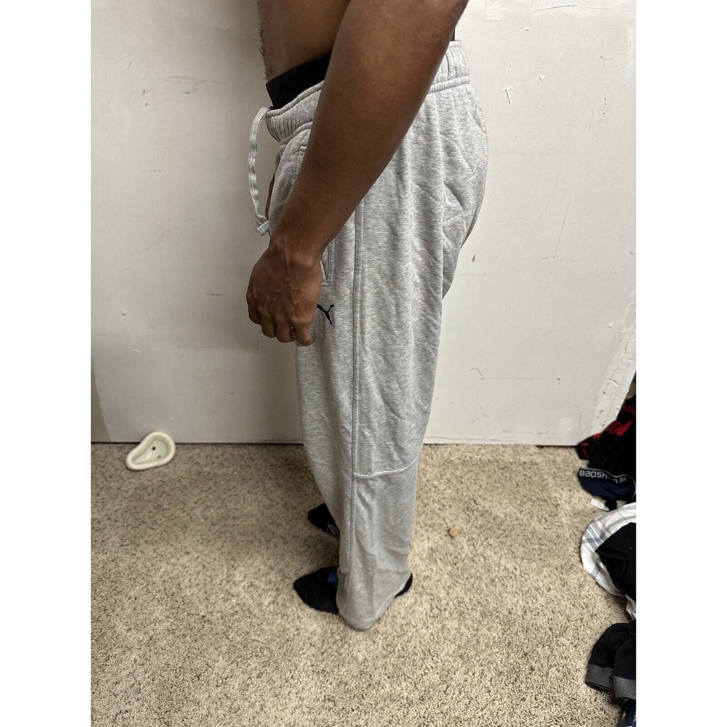 Men’s Medium Gray Puma Sweat Pants With Pockets