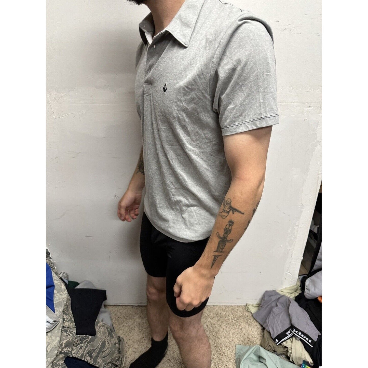 Men’s Silver Gray Volcom Medium Polo Shirt Short Sleeves