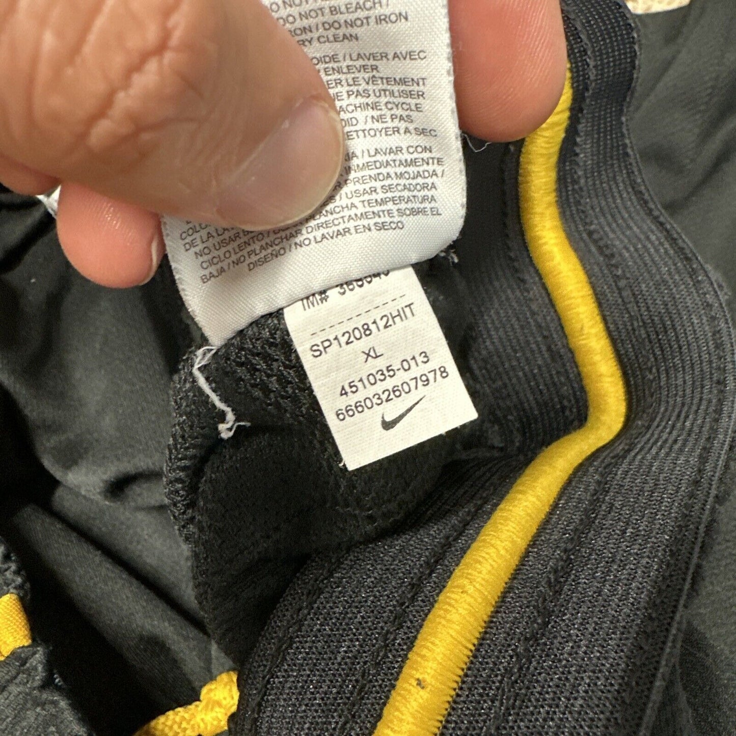 Men’s Nike XL Black And Yellow Dri Fit Shorts With Pockets