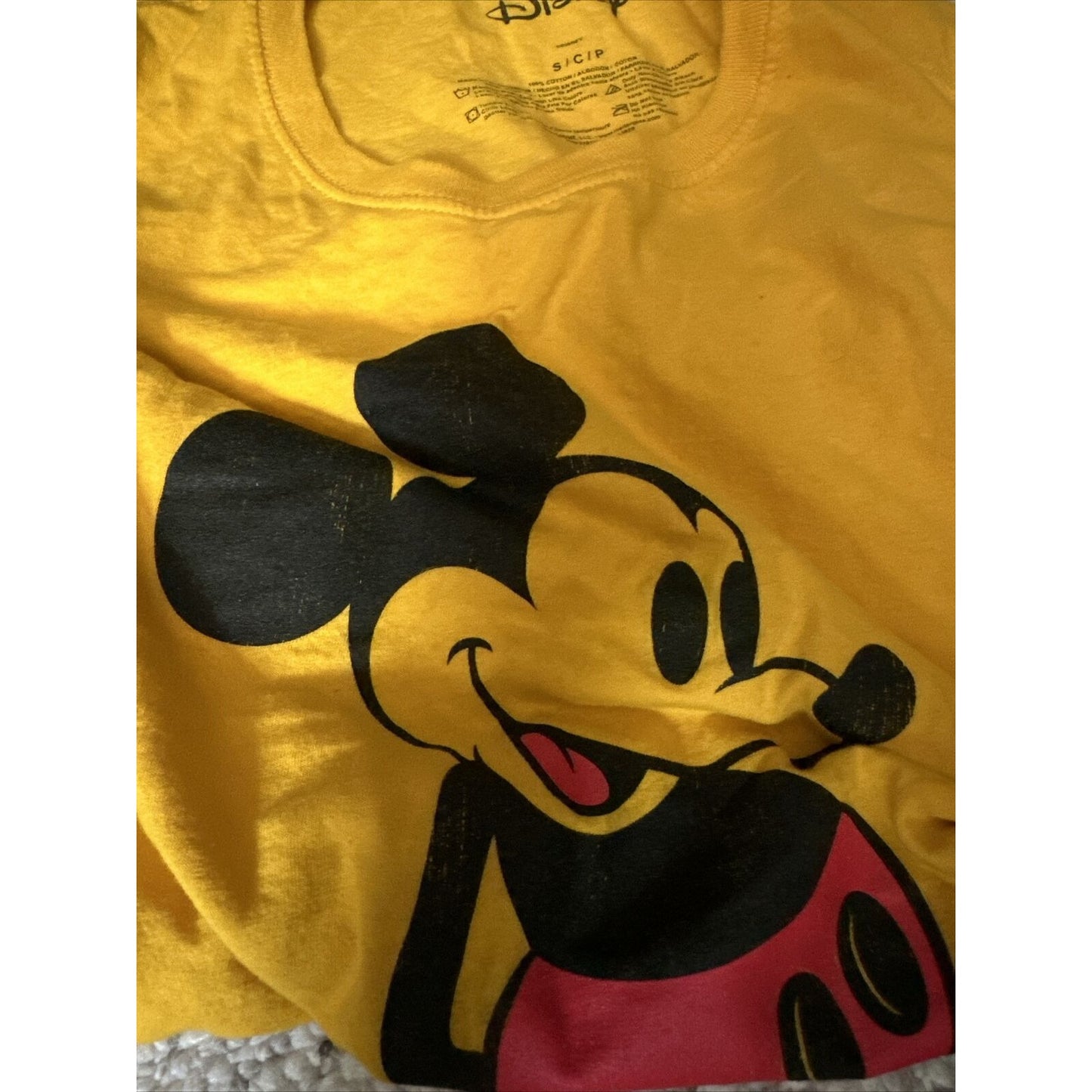 Men’s Small Yellow Mickey Mouse Disney Tshirt Short Sleeve
