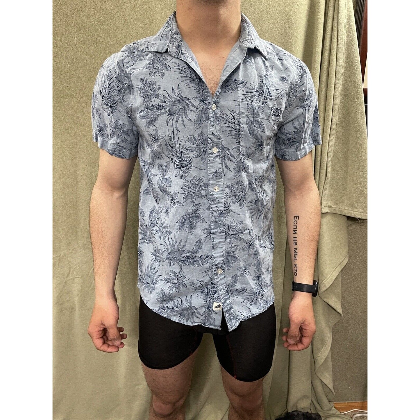 Trunks Surf & Swim Co Mens Small Button Up Beachwear Hawaiian Shirt Tropical