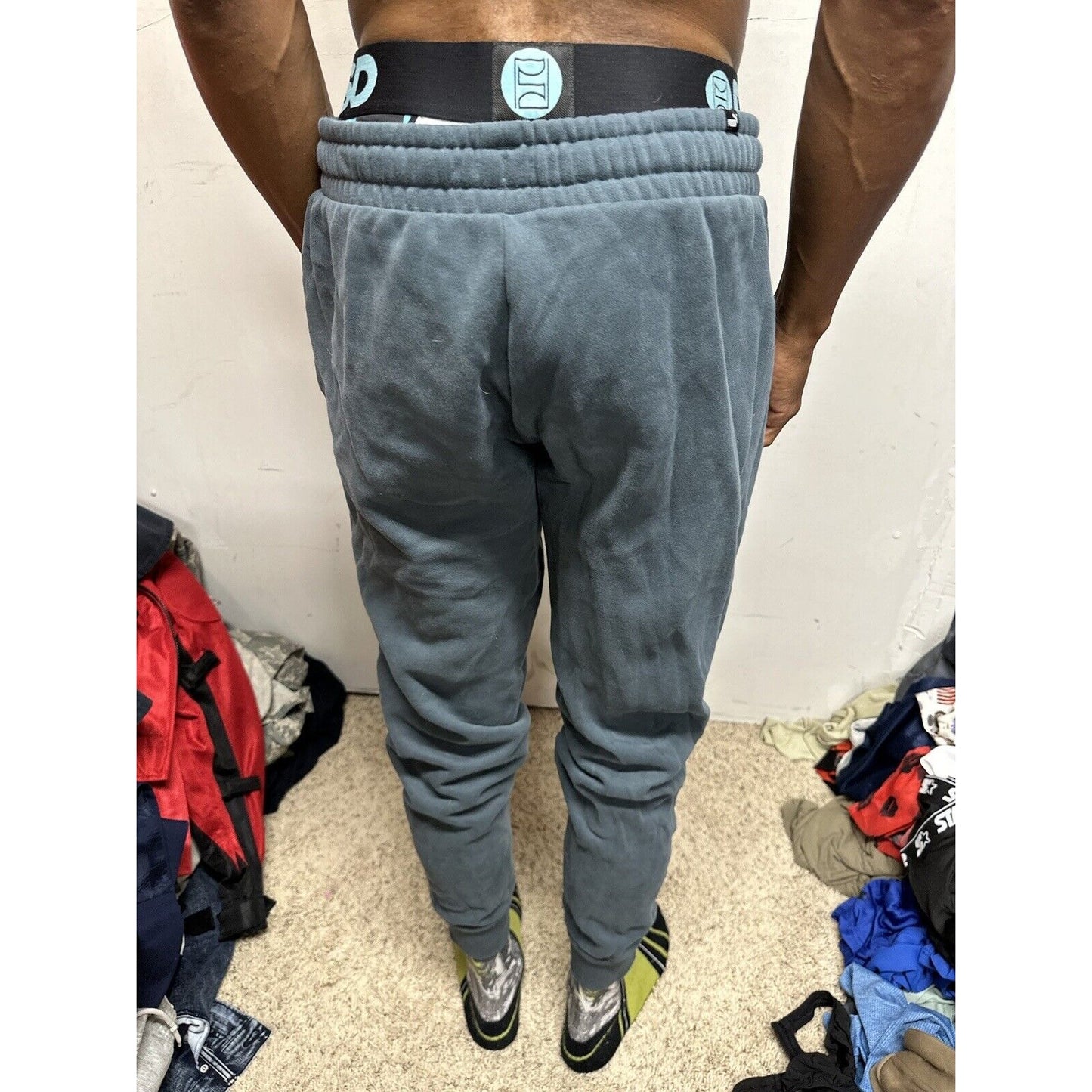 Men’s Large Gray Puma Sweatpants With Pockets