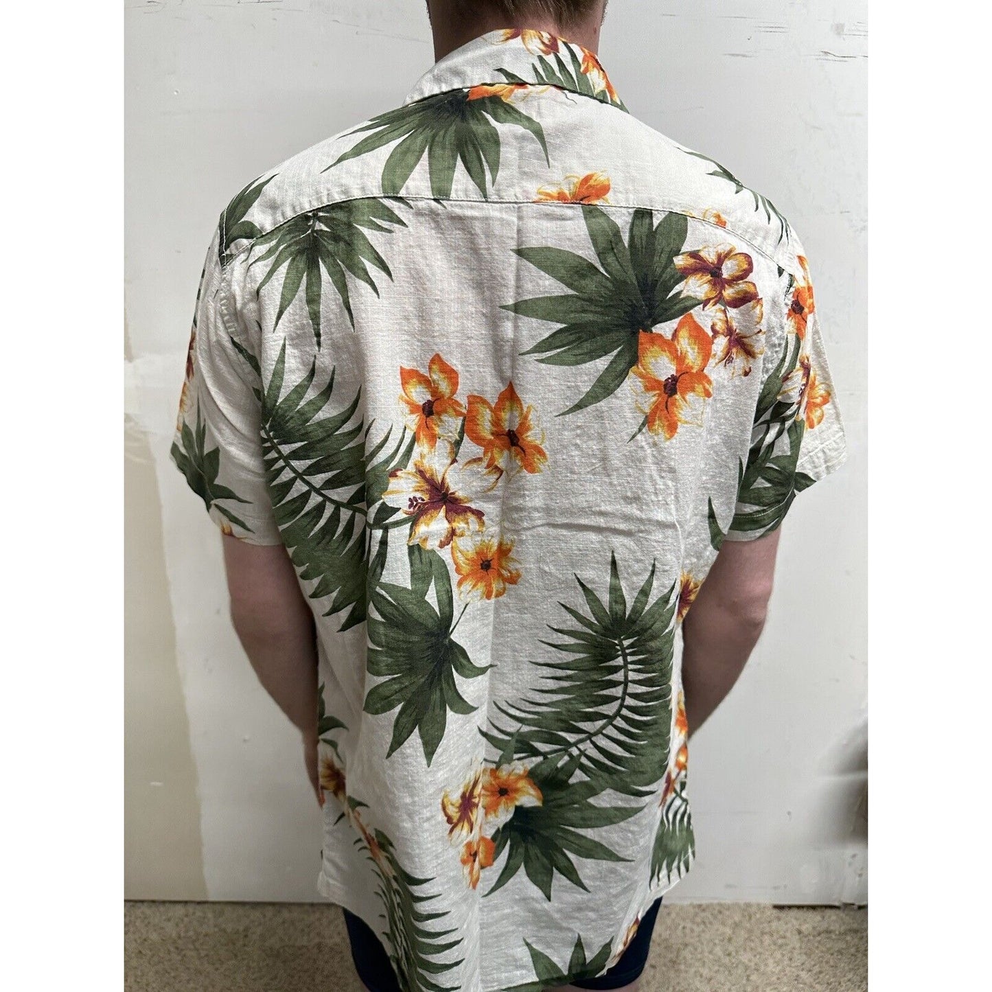 men’s button up aeropostale hawaiian short sleeve shirt medium