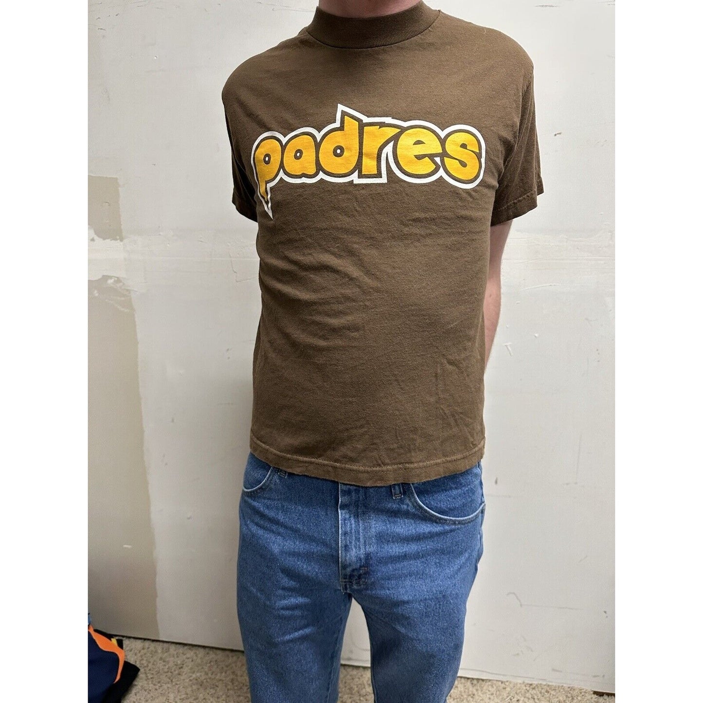 men’s san diego padres old logo style brown short sleeve youth large shirt