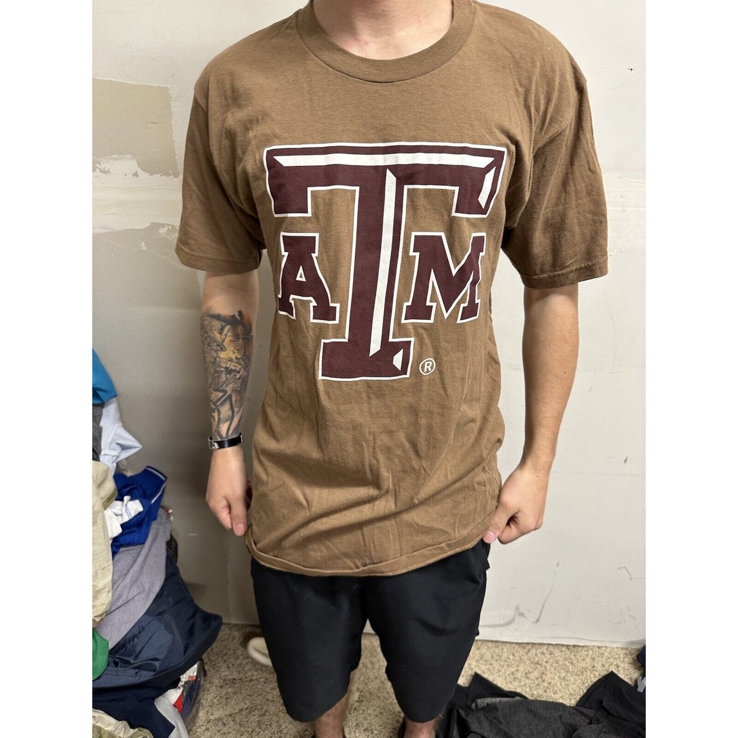 Men’s Medium Brown Shirt Texas A&M Tshirt