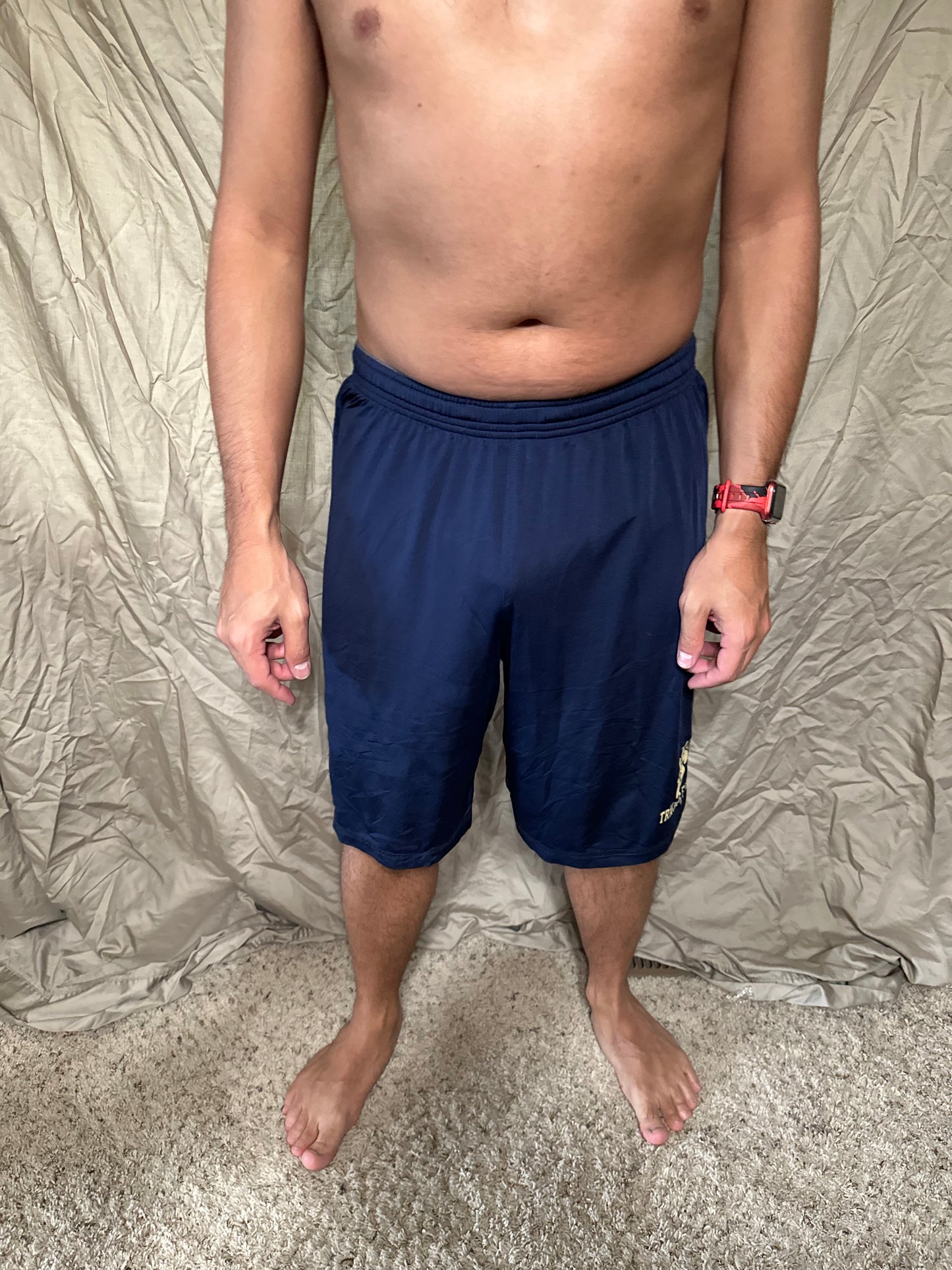 Men’s navy blue under armour heat gear loose shorts athletic no pockets rampart ridge high school track and field