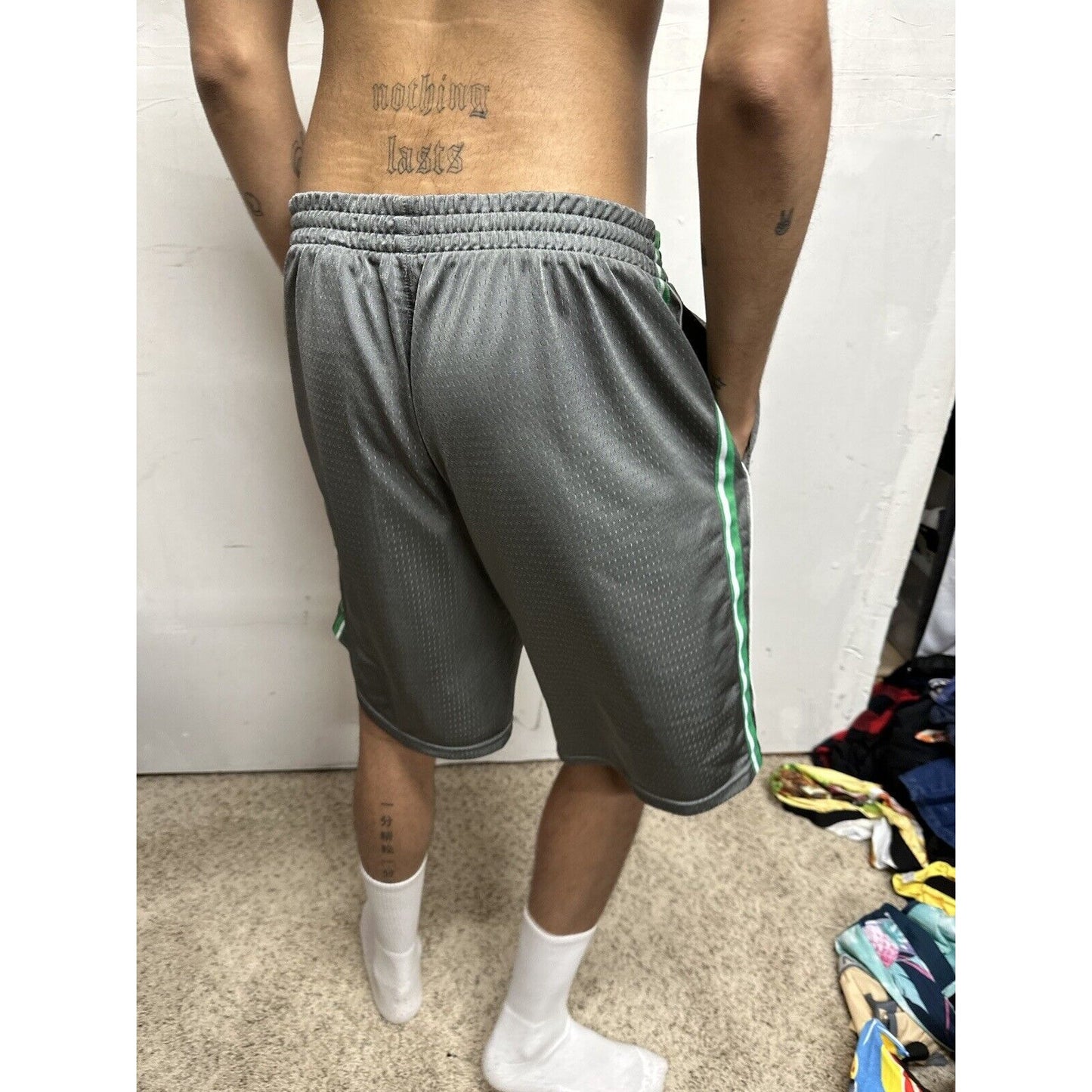 Men’s Gray Reebok XL Basketball Shorts