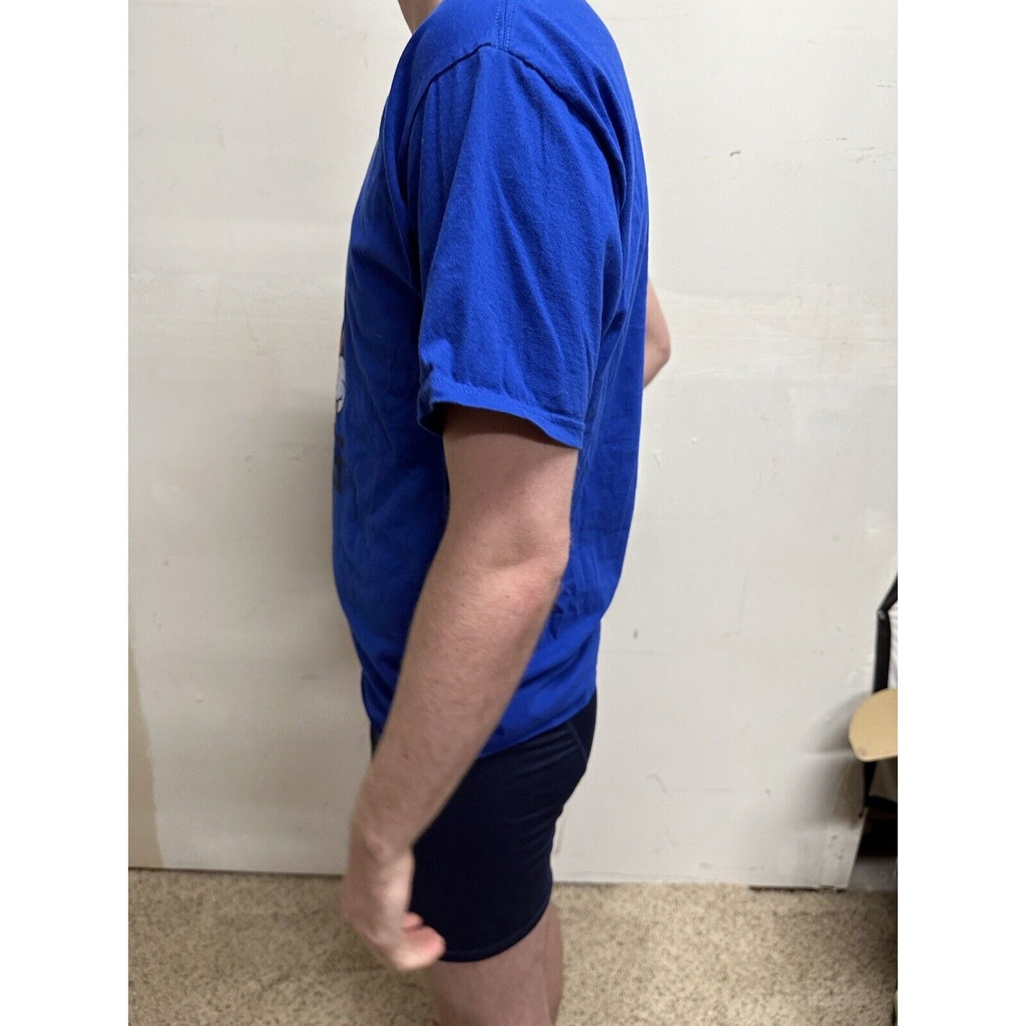 men’s goofy royal blue short sleeve disney tshirt medium- Garsh!