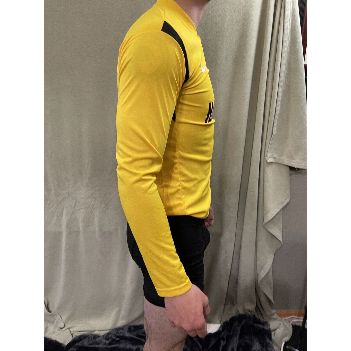Men’s Nike Hawler Soccer Jersey Long Sleeve Yellow Medium