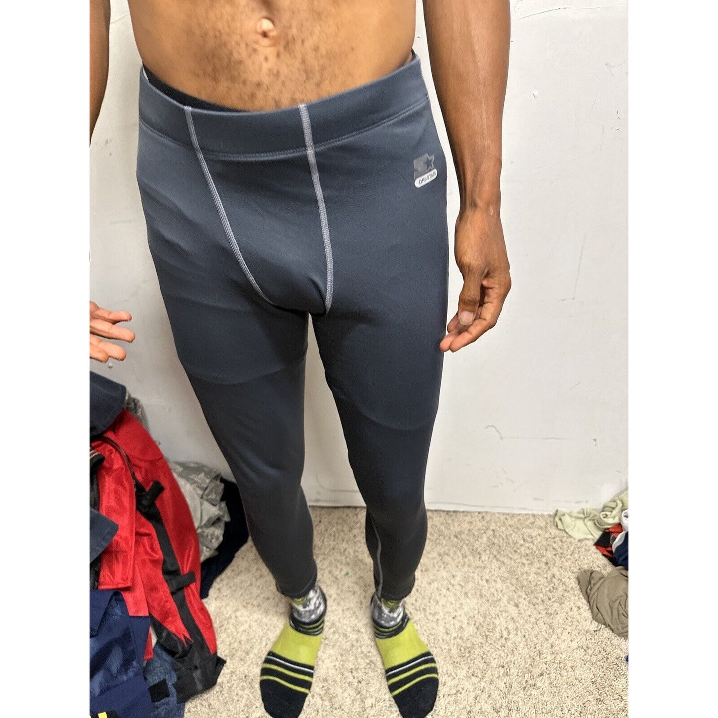 Men’s Gray Starter Base Layer Medium 32-34 Running Pants