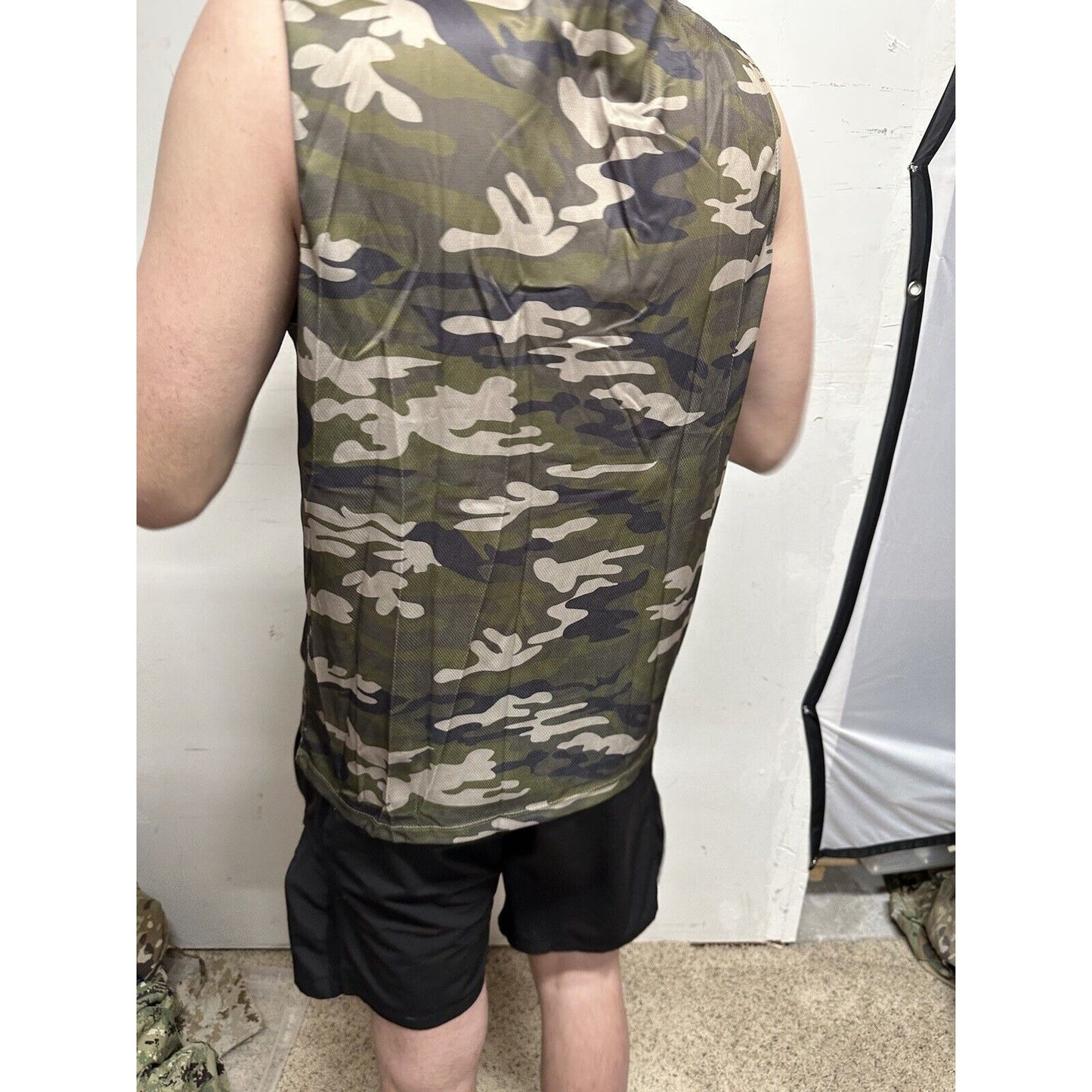 Men’s Green Camo Hoodie Polyester Sleeveless Pullover