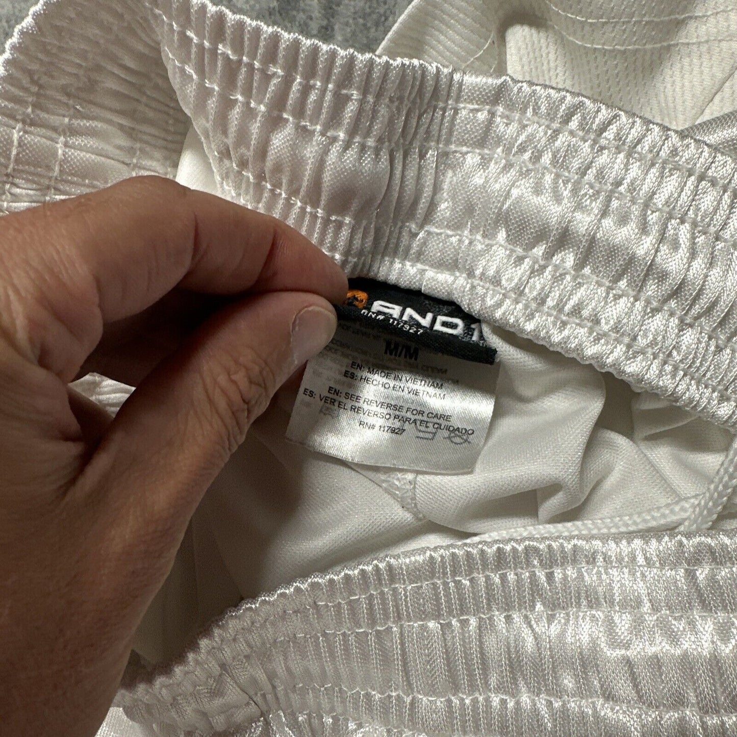 Men’s White AND1 Medium Athletic Shorts With Pockets